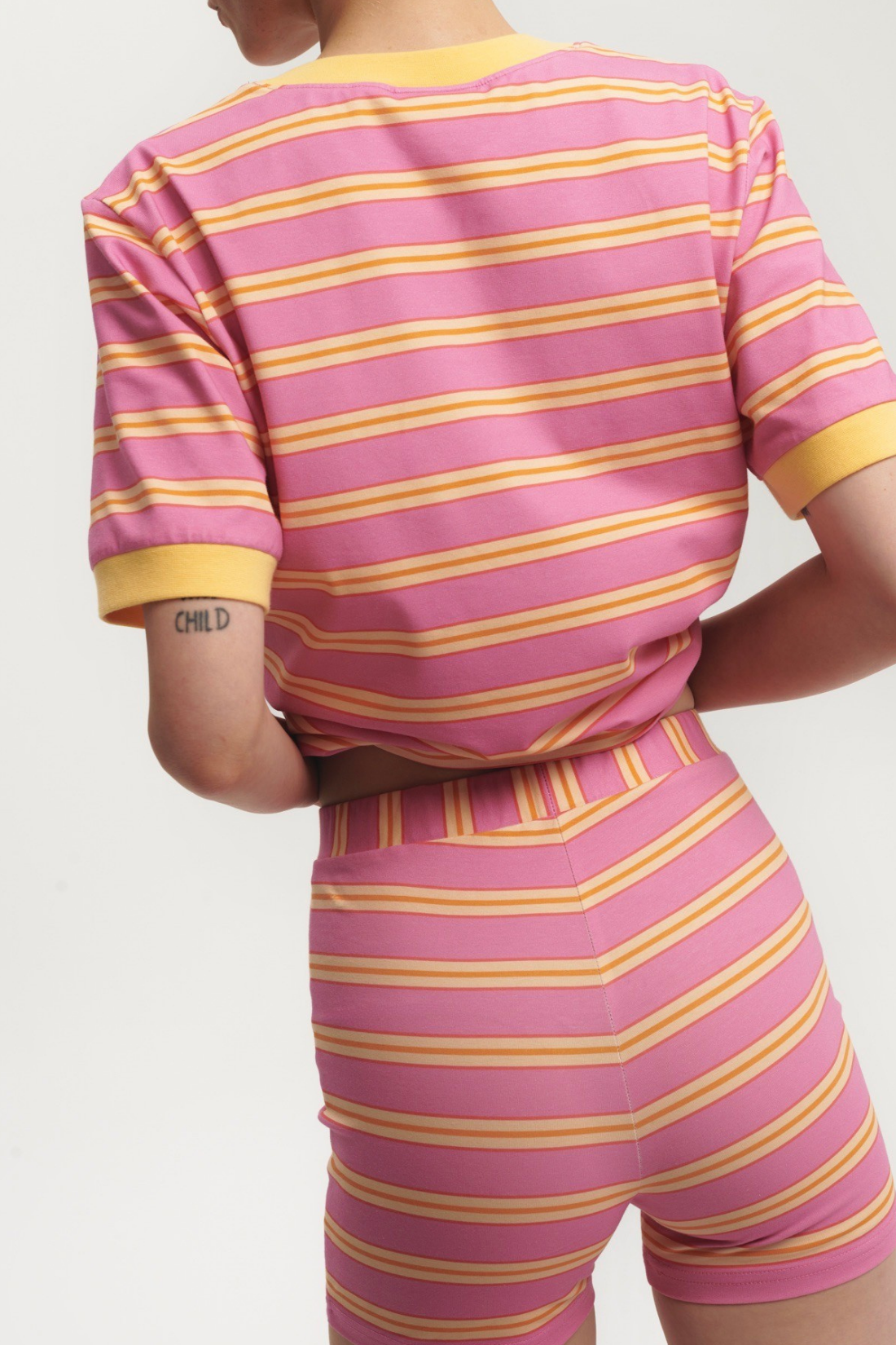 T-SHIRT AMORE W PASKI
