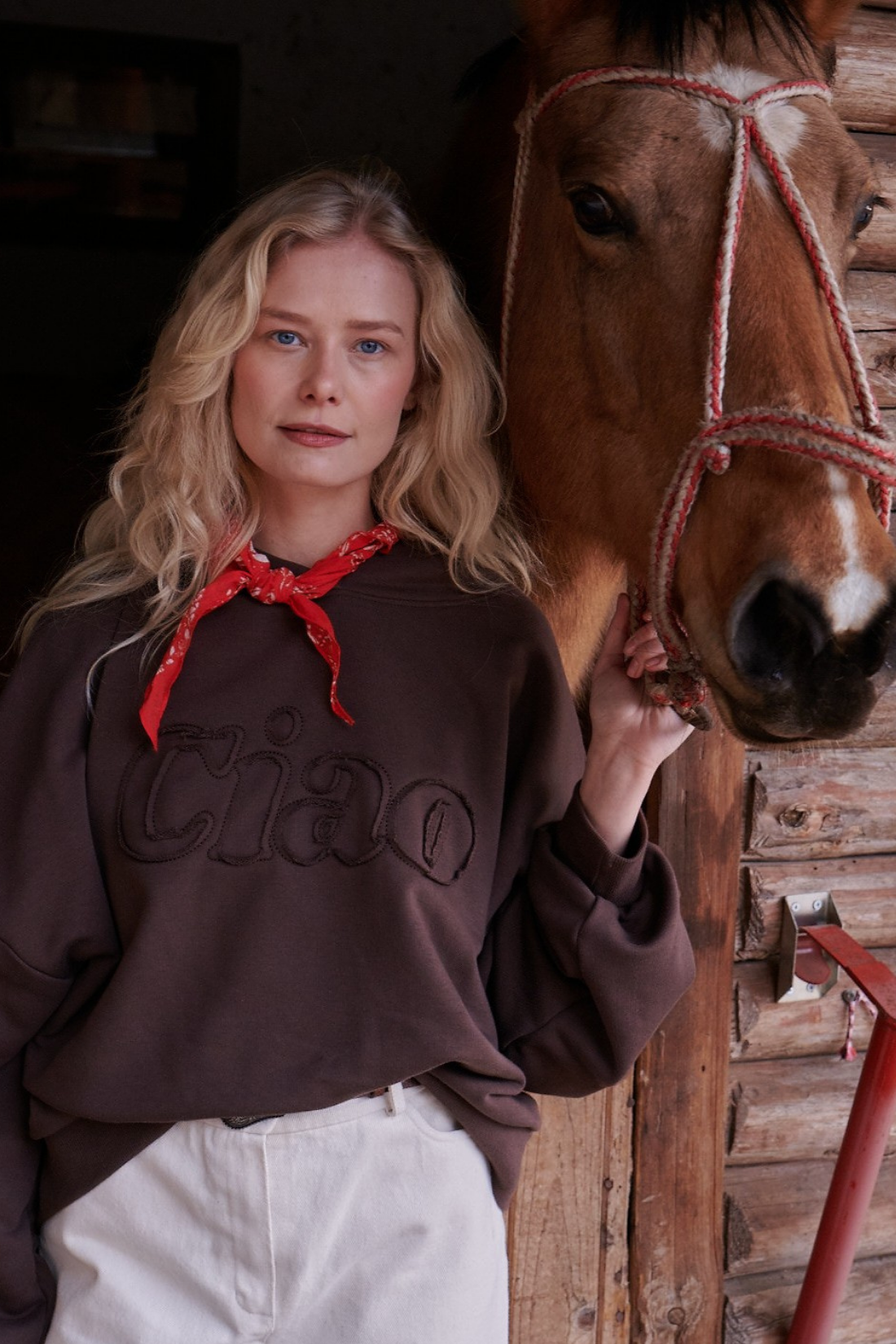 BRONCO CHOCOLATE SWEATSHIRT