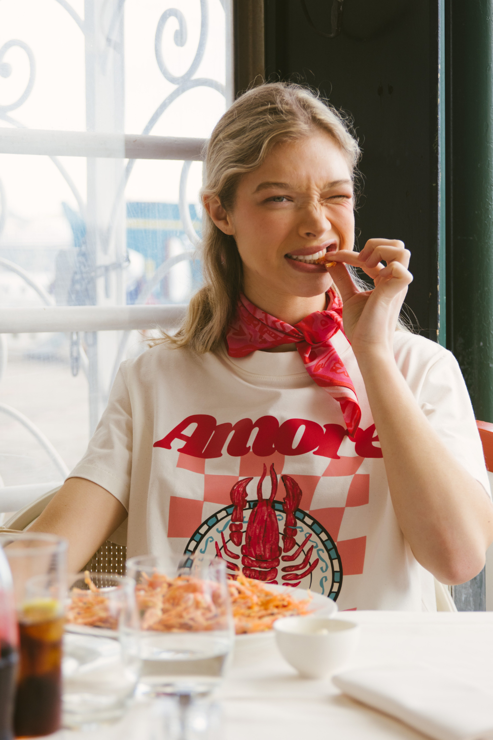 T-SHIRT AMORE LOBSTER BIAŁY