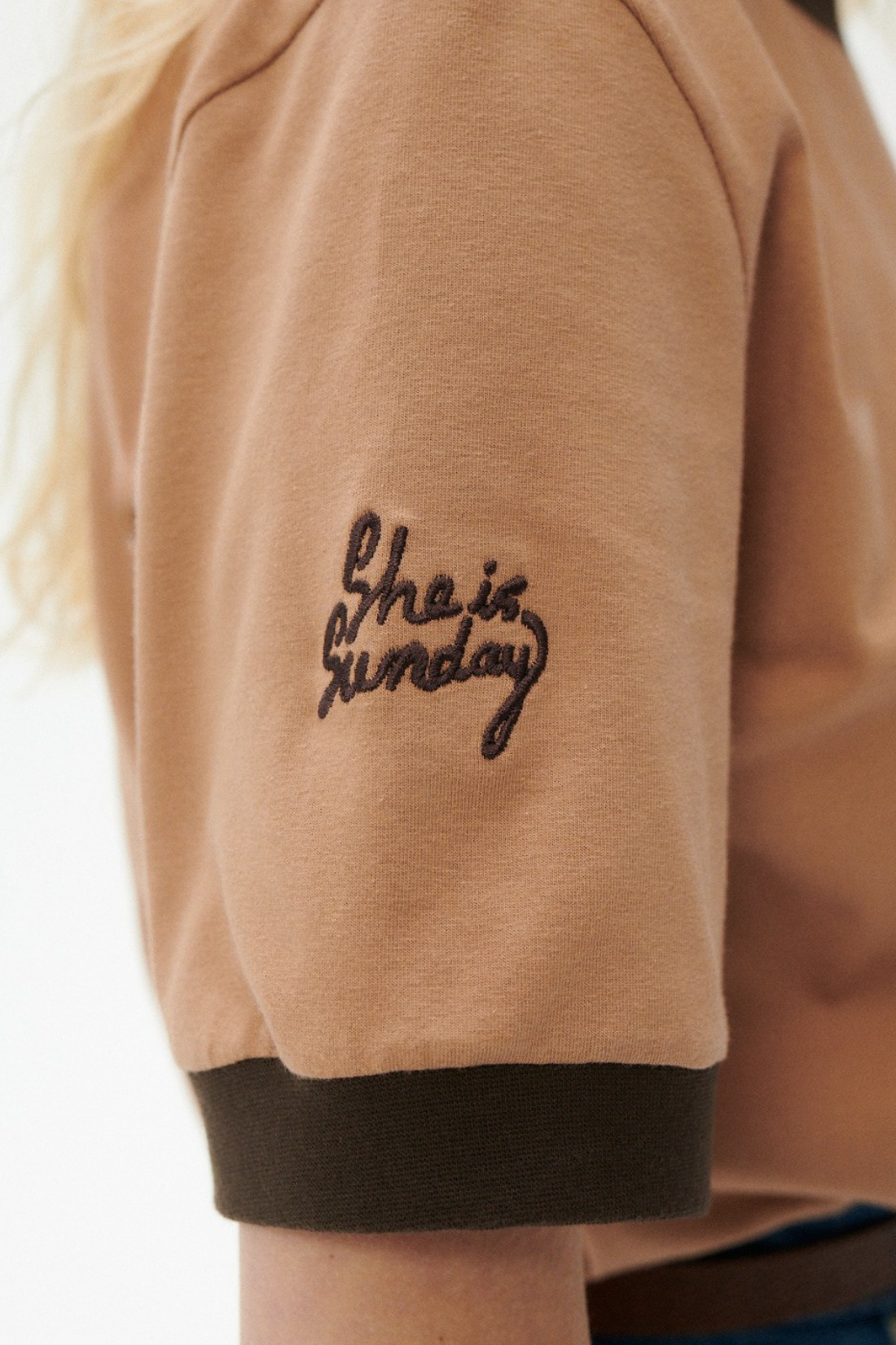 T-SHIRT BASIC SUNDAY BRĄZOWY