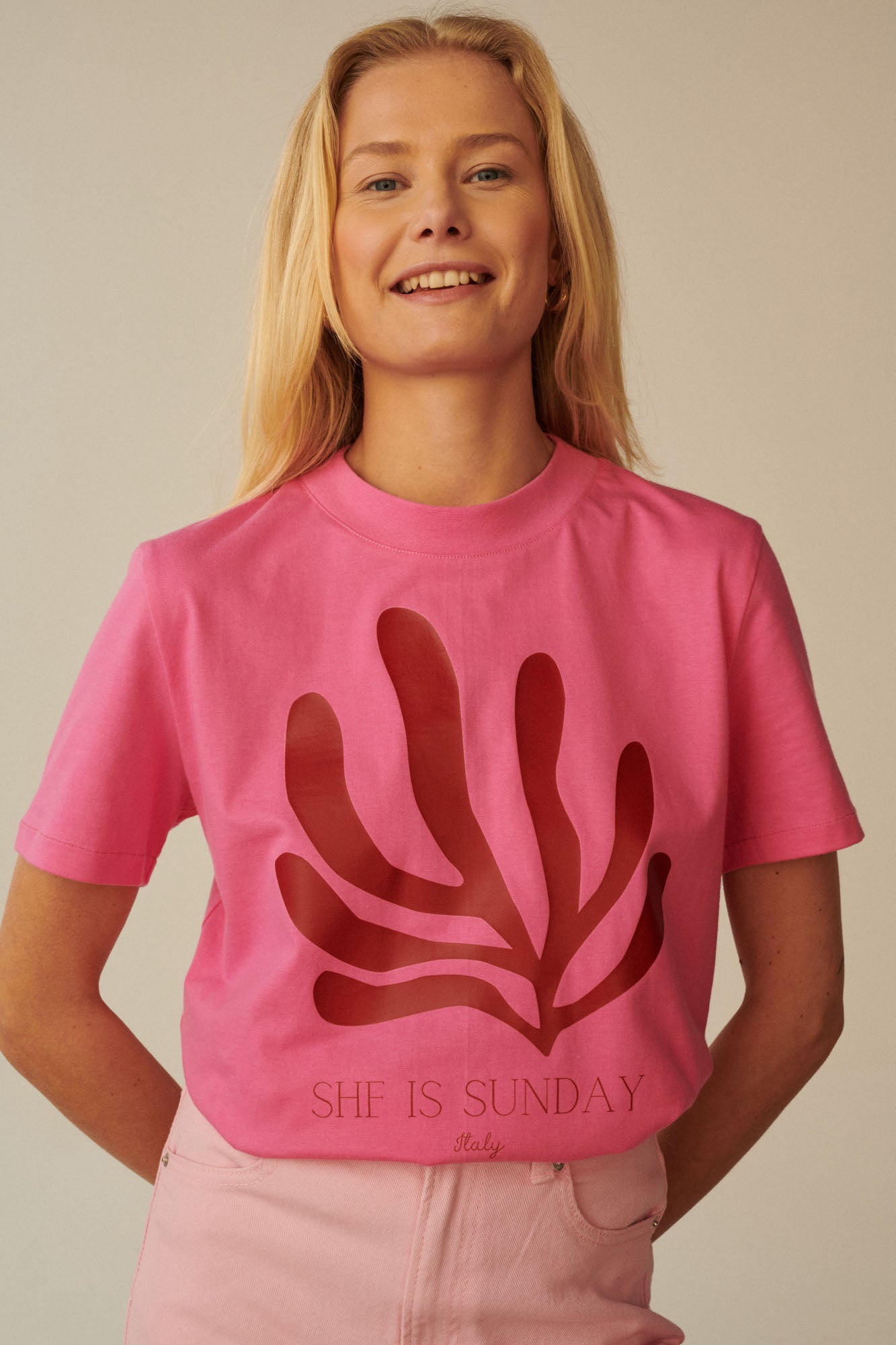 T-SHIRT SHE IS SUNDAY ITALIA PINK