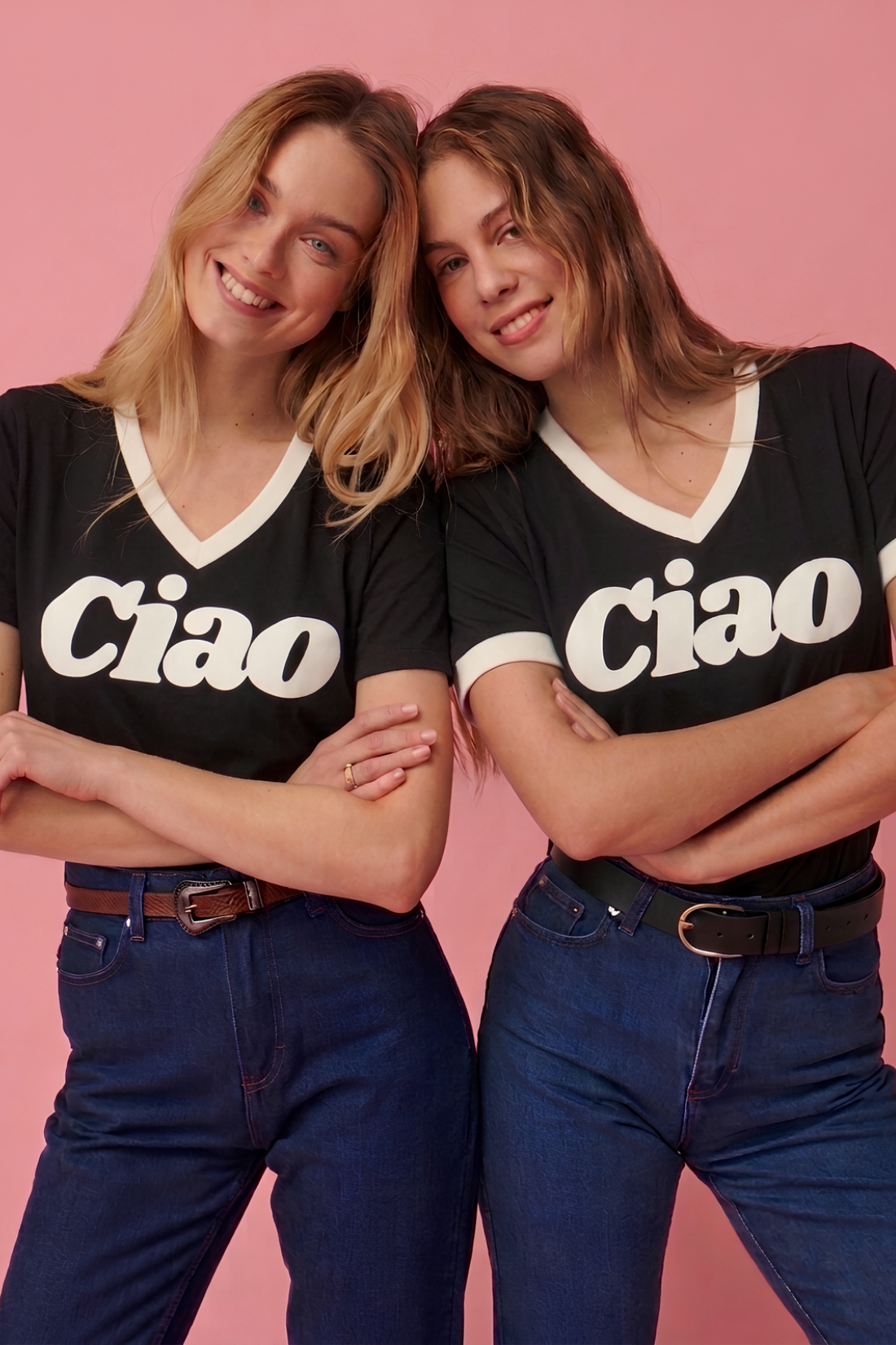 T-SHIRT CIAO V-NECK BLACK