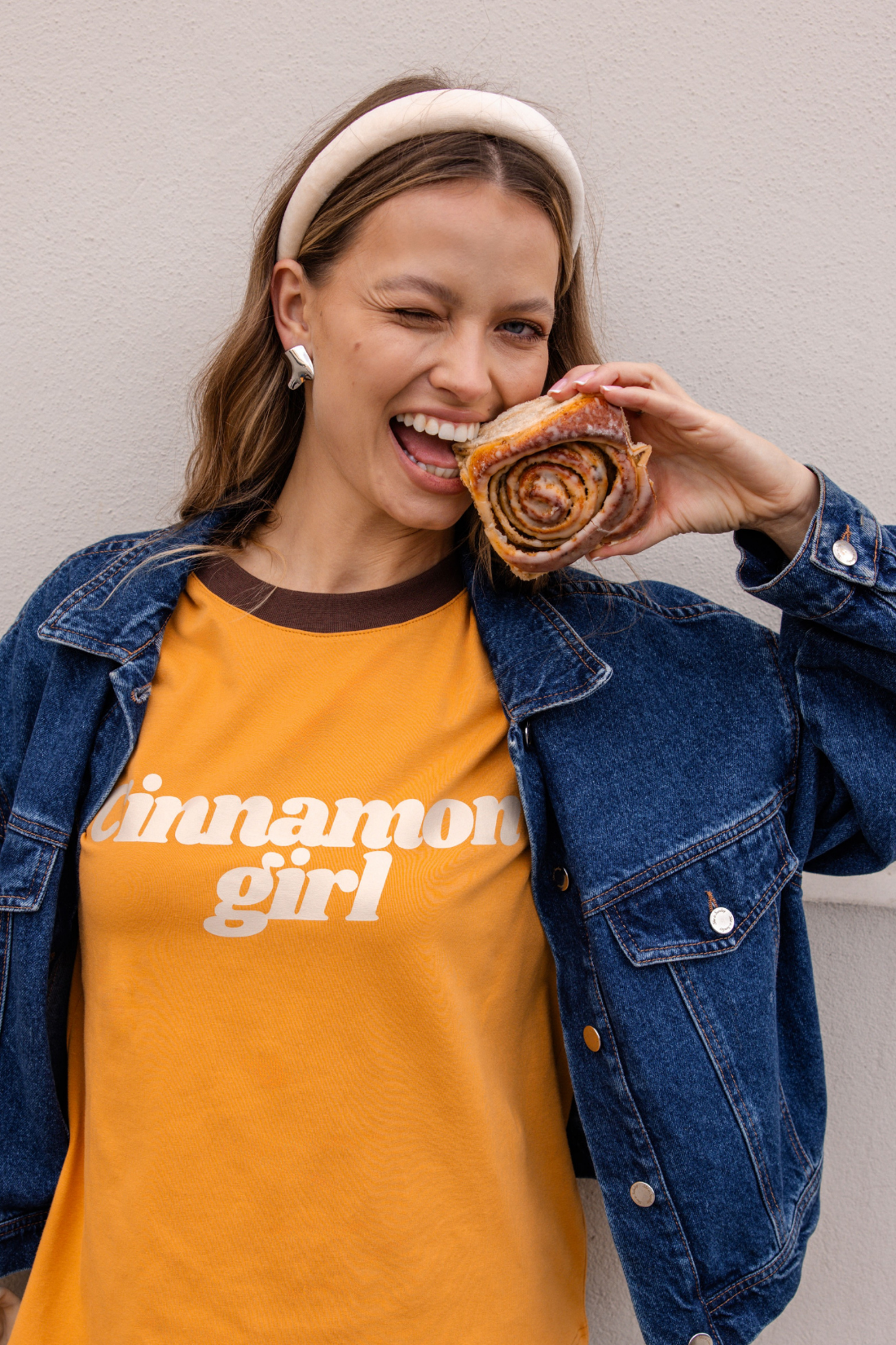 T-SHIRT CINNAMON GIRL MIODOWY