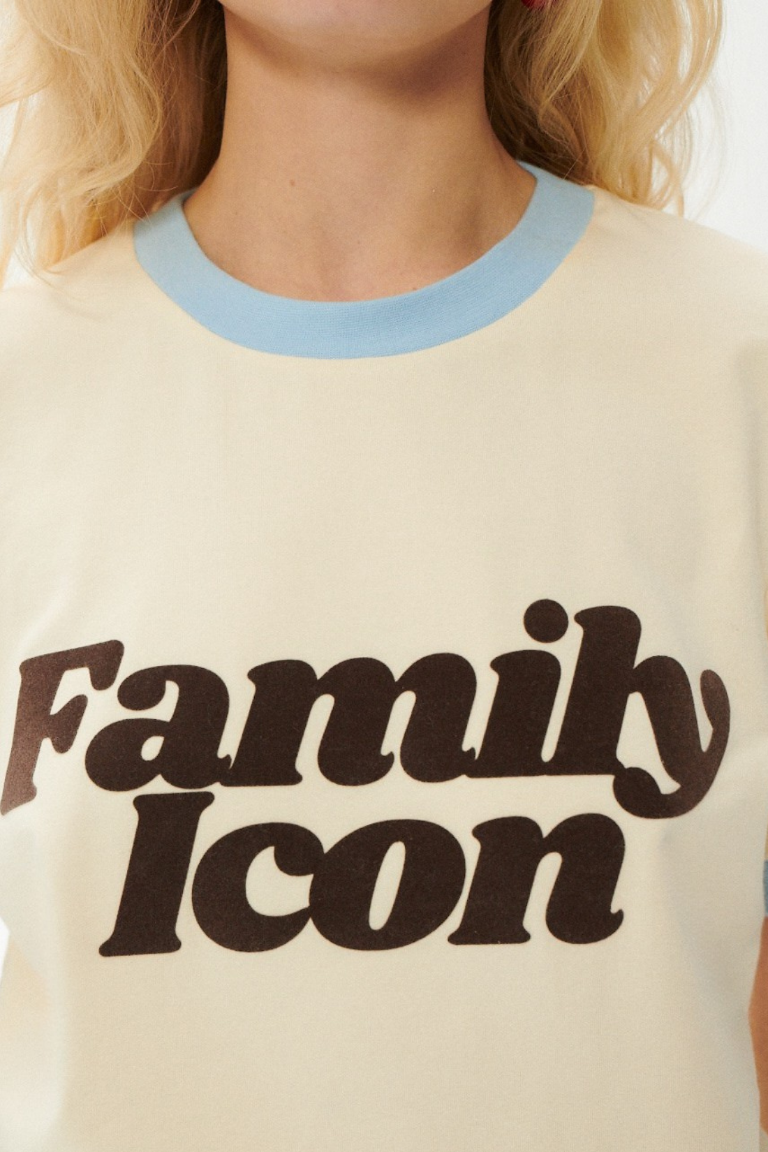 Family Icon T-Shirt Ecru