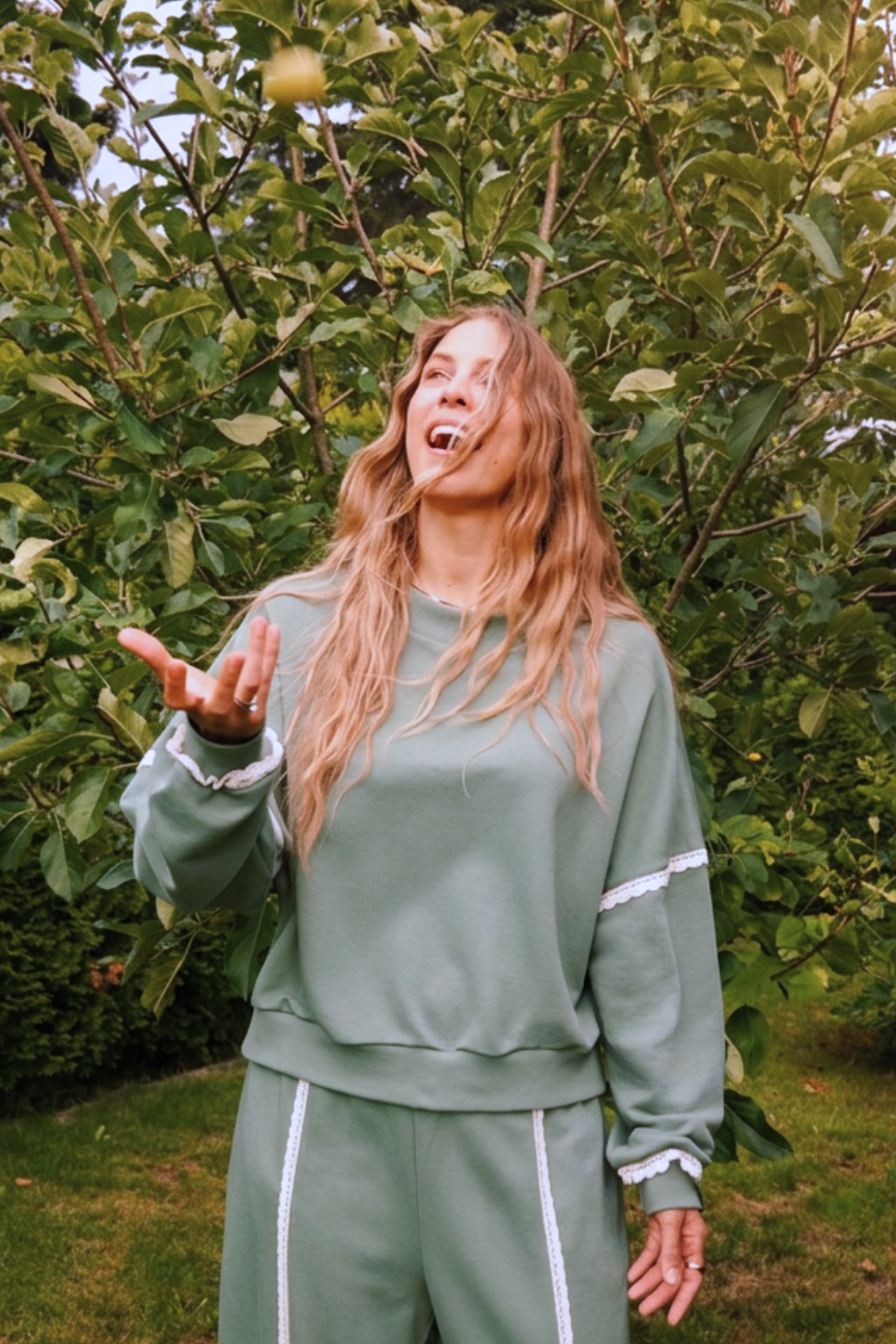 AMORE MORELOWA SWEATSHIRT