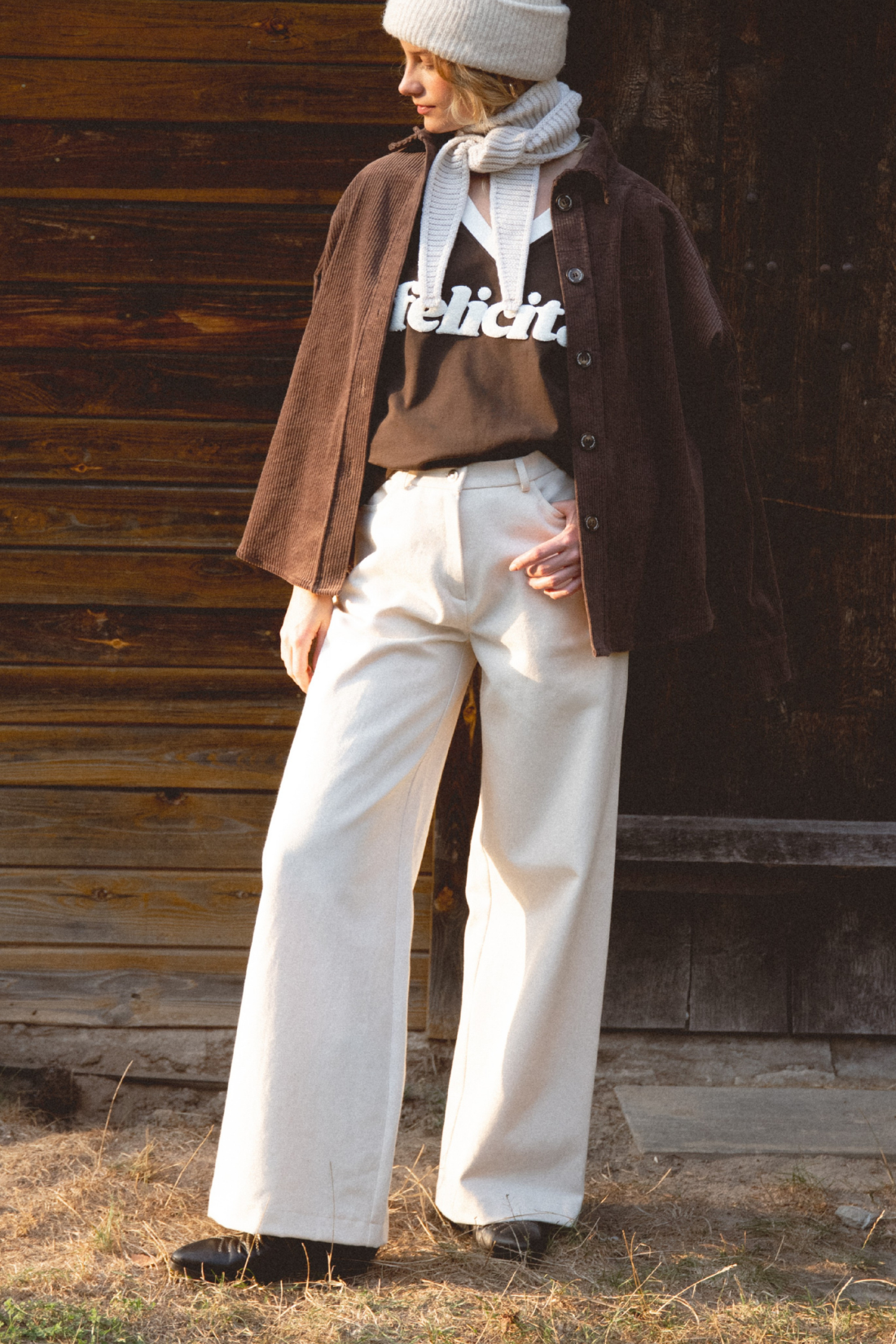 T-SHIRT V-NECK FELICITA CZEKOLADOWY