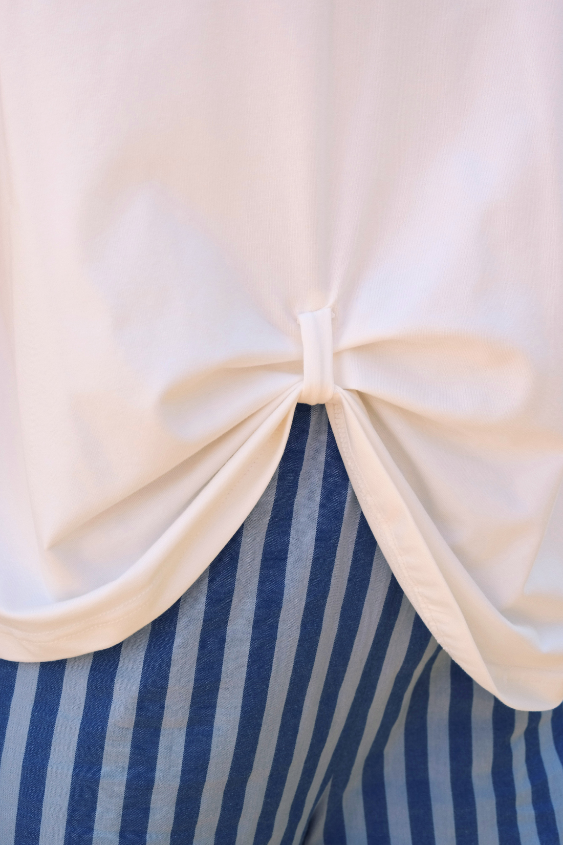 BLUE V-NECK FELICITA T-SHIRT
