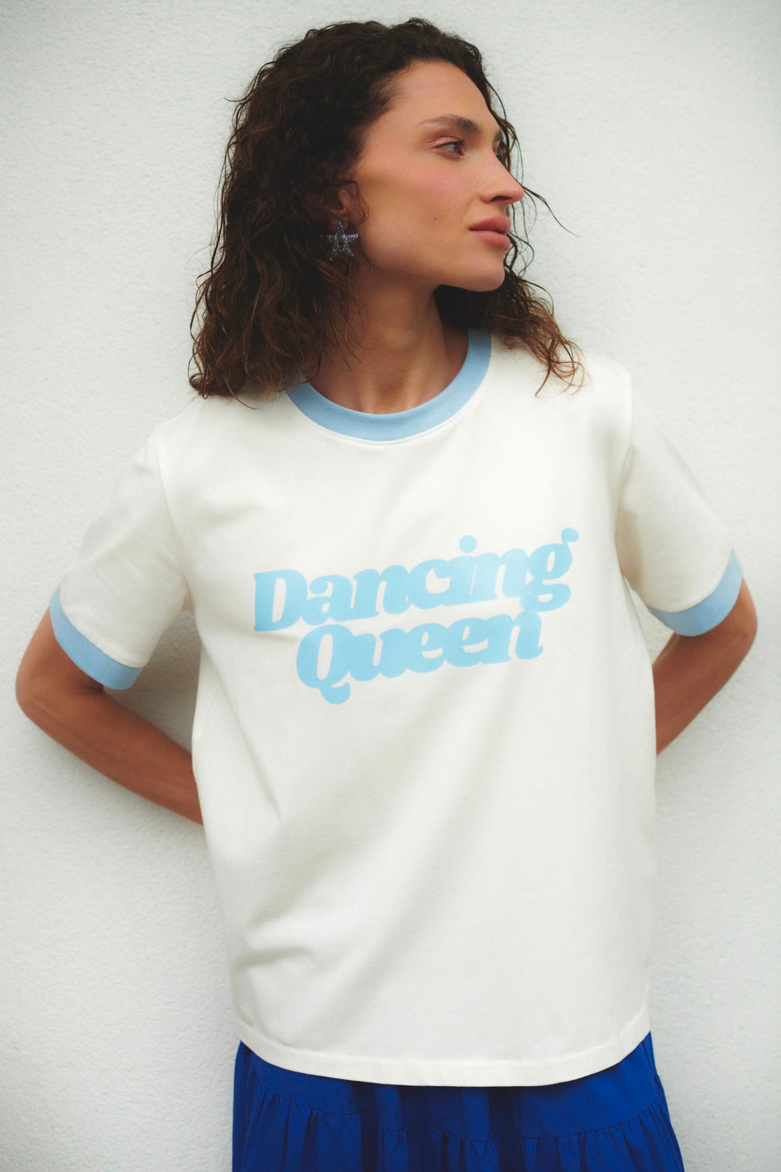 T-SHIRT QUEEN BIAŁY