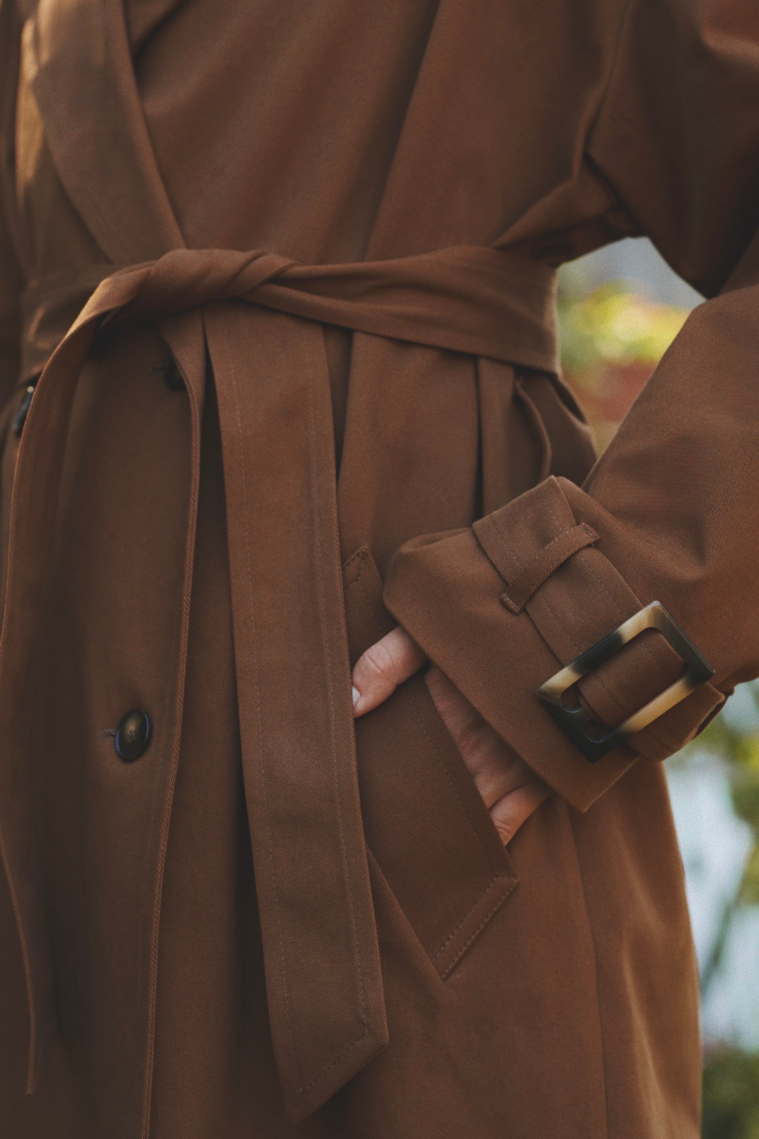 TRENCH GAIA ORZECHOWY