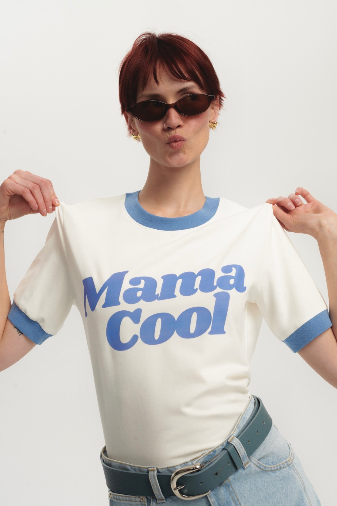T-SHIRT MAMA COOL ŚMIETANKOWY