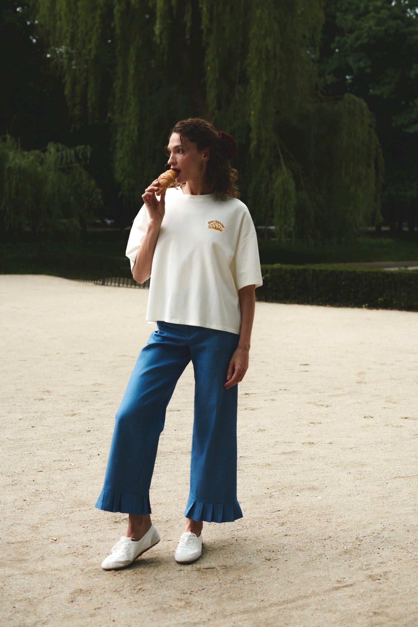 T-SHIRT BOXY CROISSANT BIAŁY