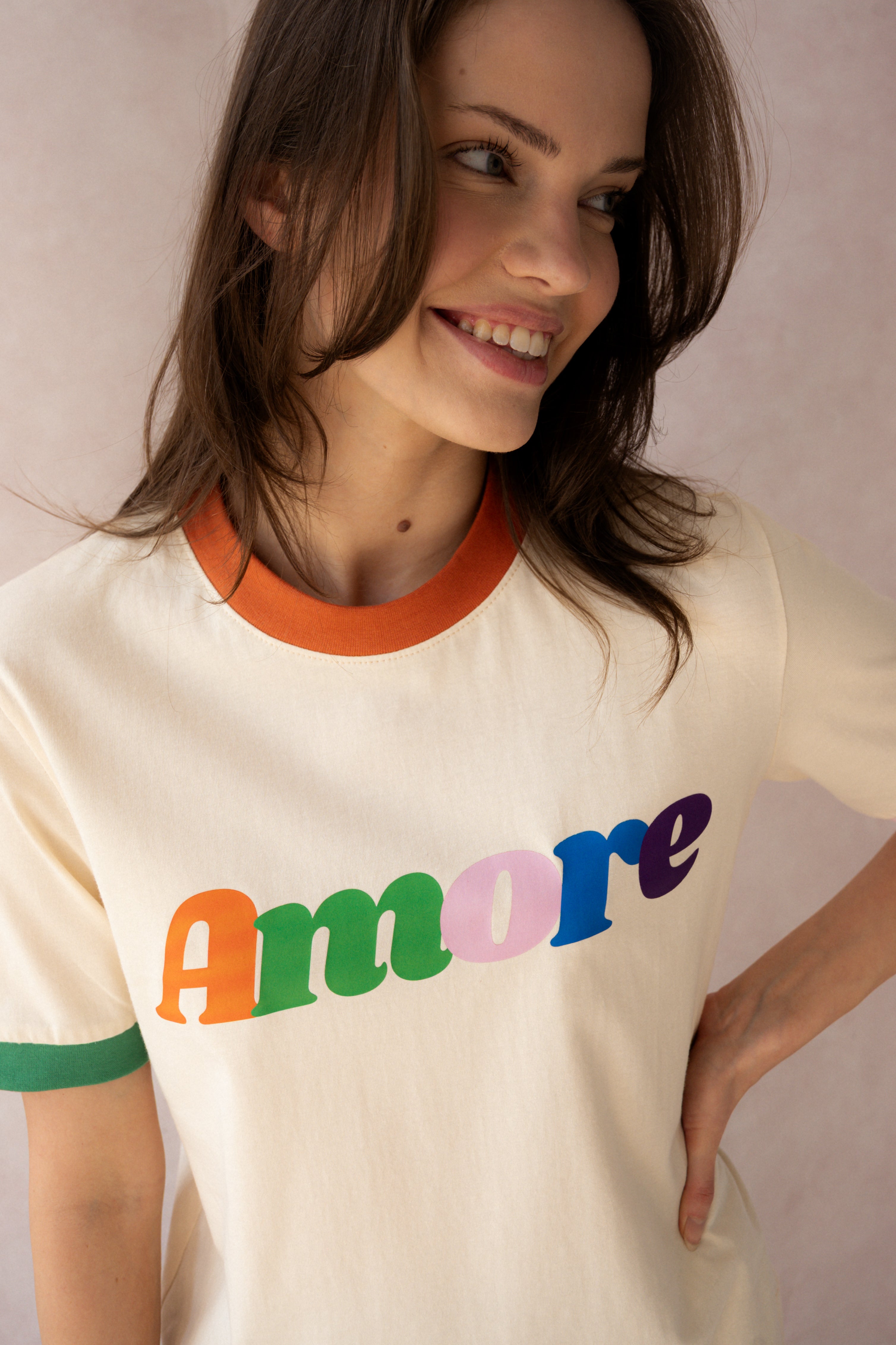 T-SHIRT AMORE COLORI KREMOWY