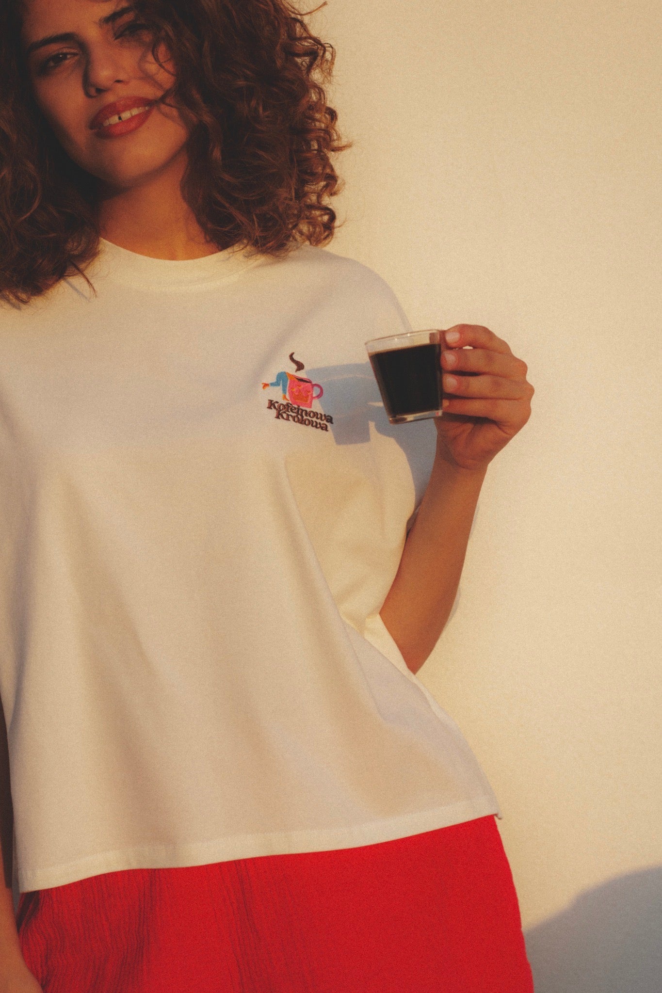 T-SHIRT COFFEE QUEEN KREMOWA