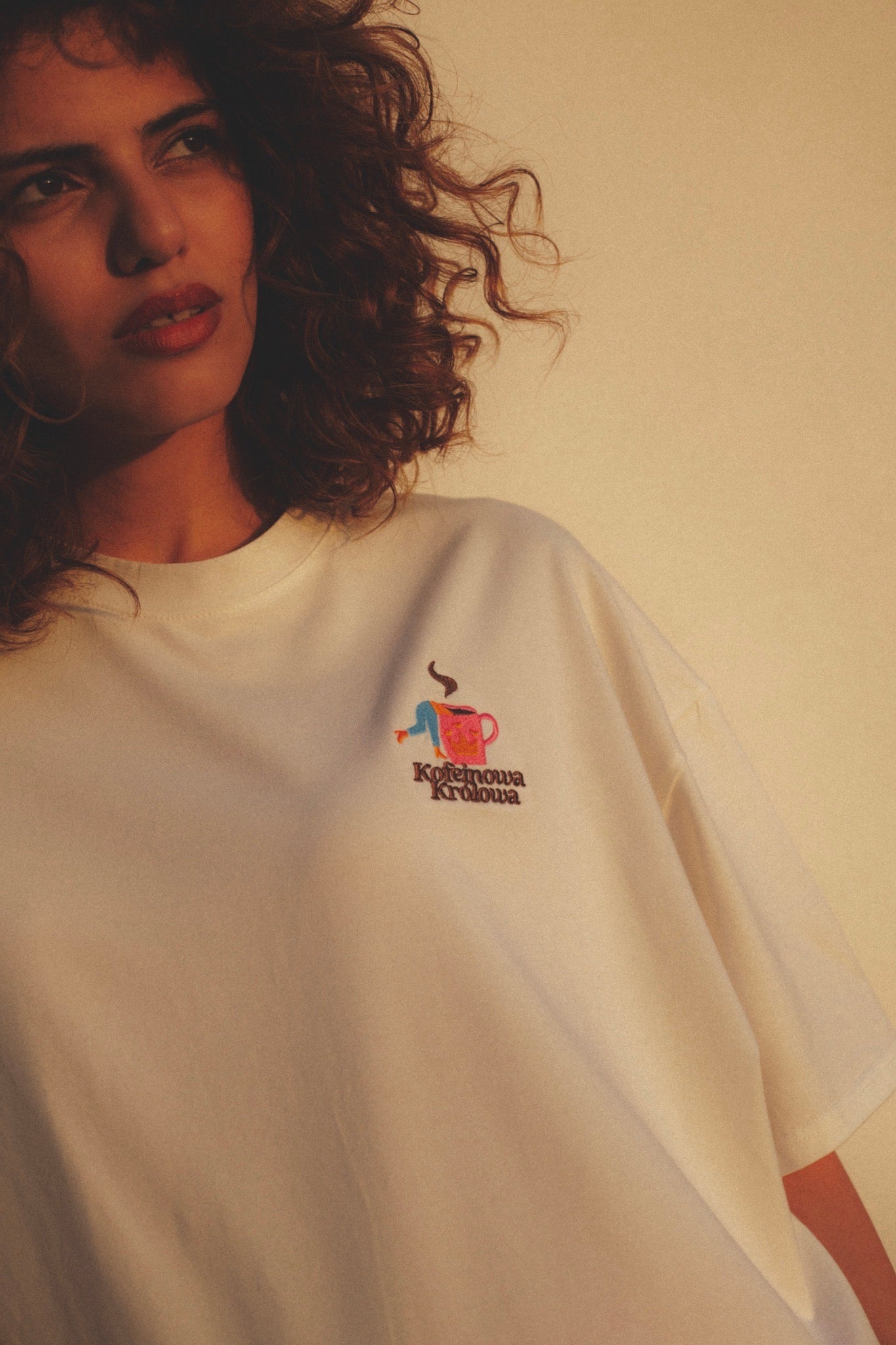 T-SHIRT COFFEE QUEEN KREMOWA