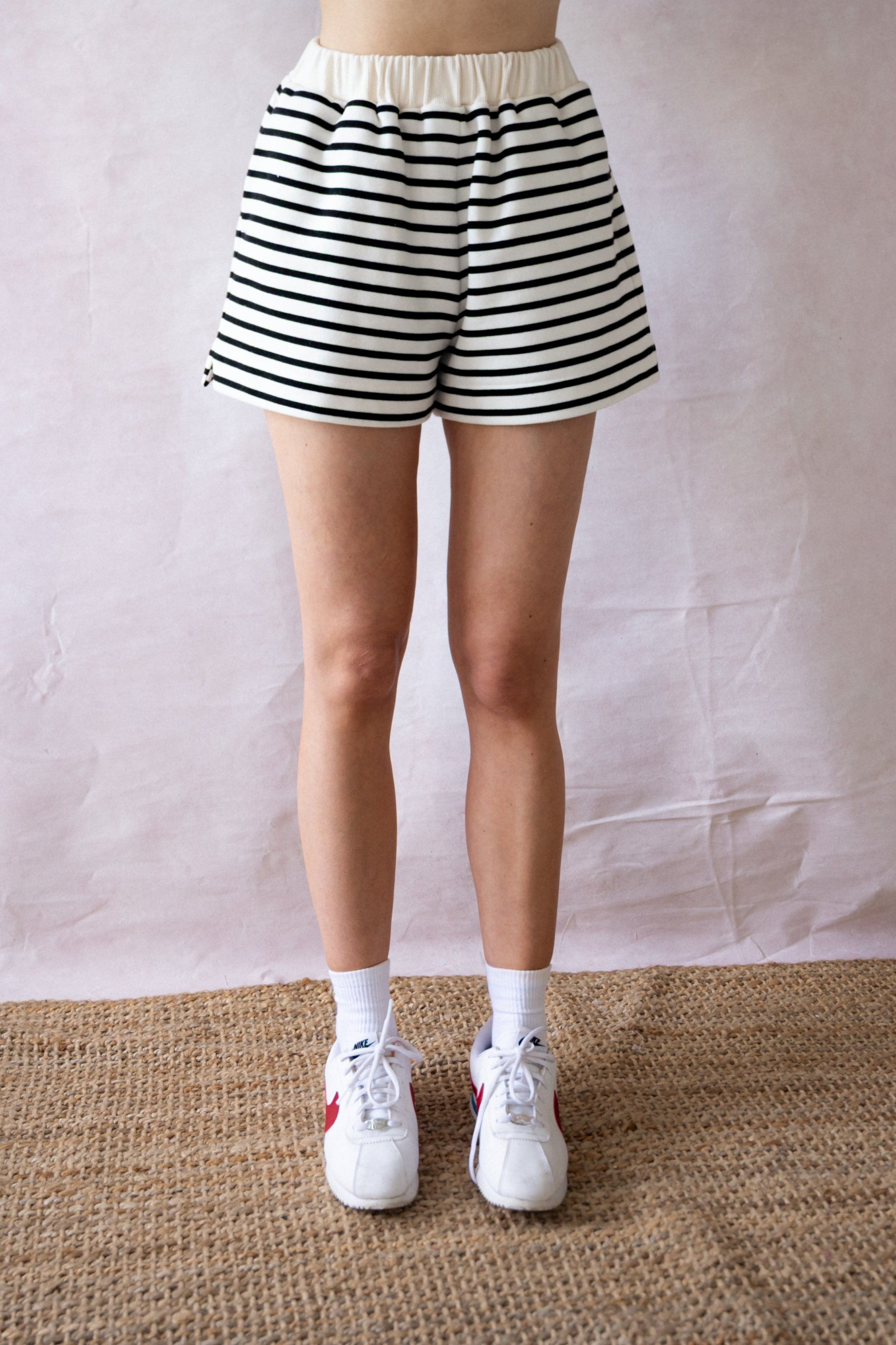 SZORTY CHIARA STRIPED KREMOWE