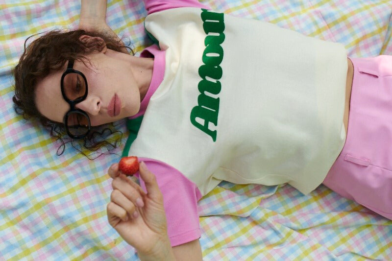 T-SHIRT AMOUR STRAWBERRY KREMOWY