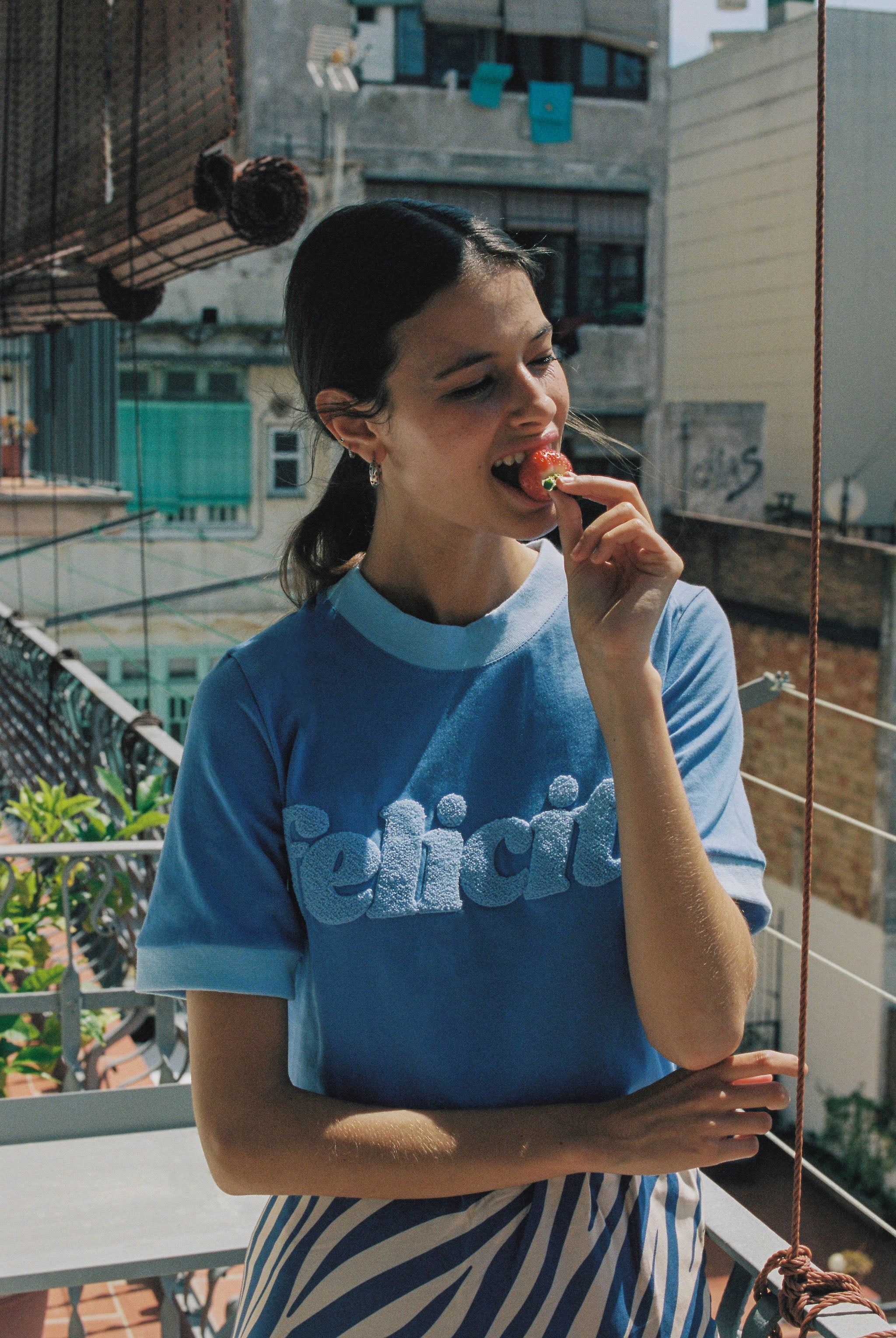 T-SHIRT FELICITA NIEBIESKI