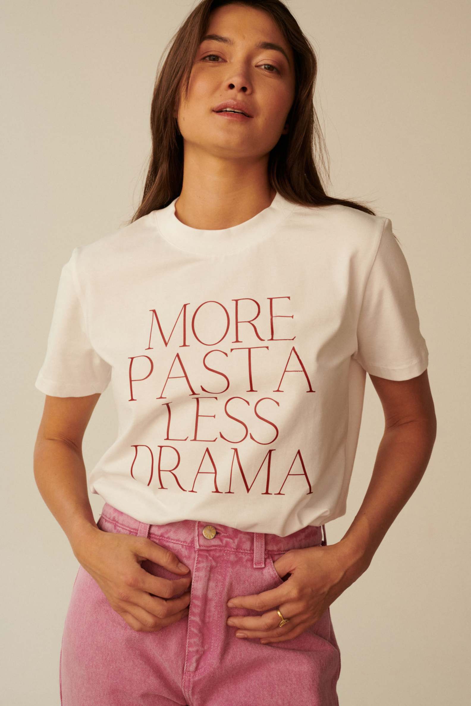T-SHIRT MORE PASTA LESS DRAMA BIAŁY