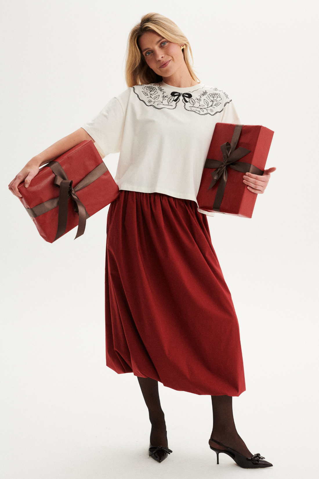 T-SHIRT AURORA BIAŁY Z KOŁNIERZYKIEM