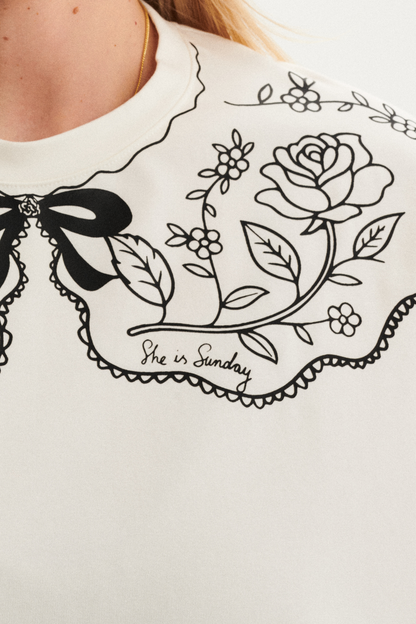 T-SHIRT AURORA BIAŁY Z KOŁNIERZYKIEM