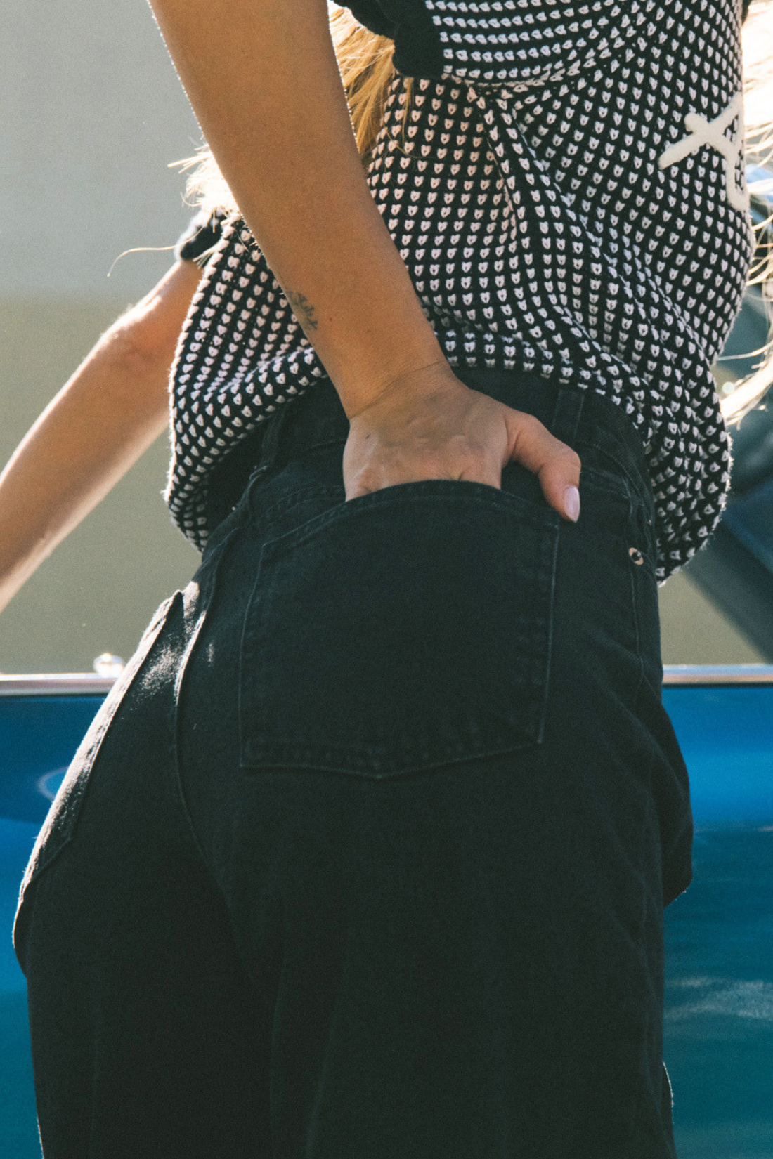 ELARA BARREL STANDARD JEANS DARK BLUE