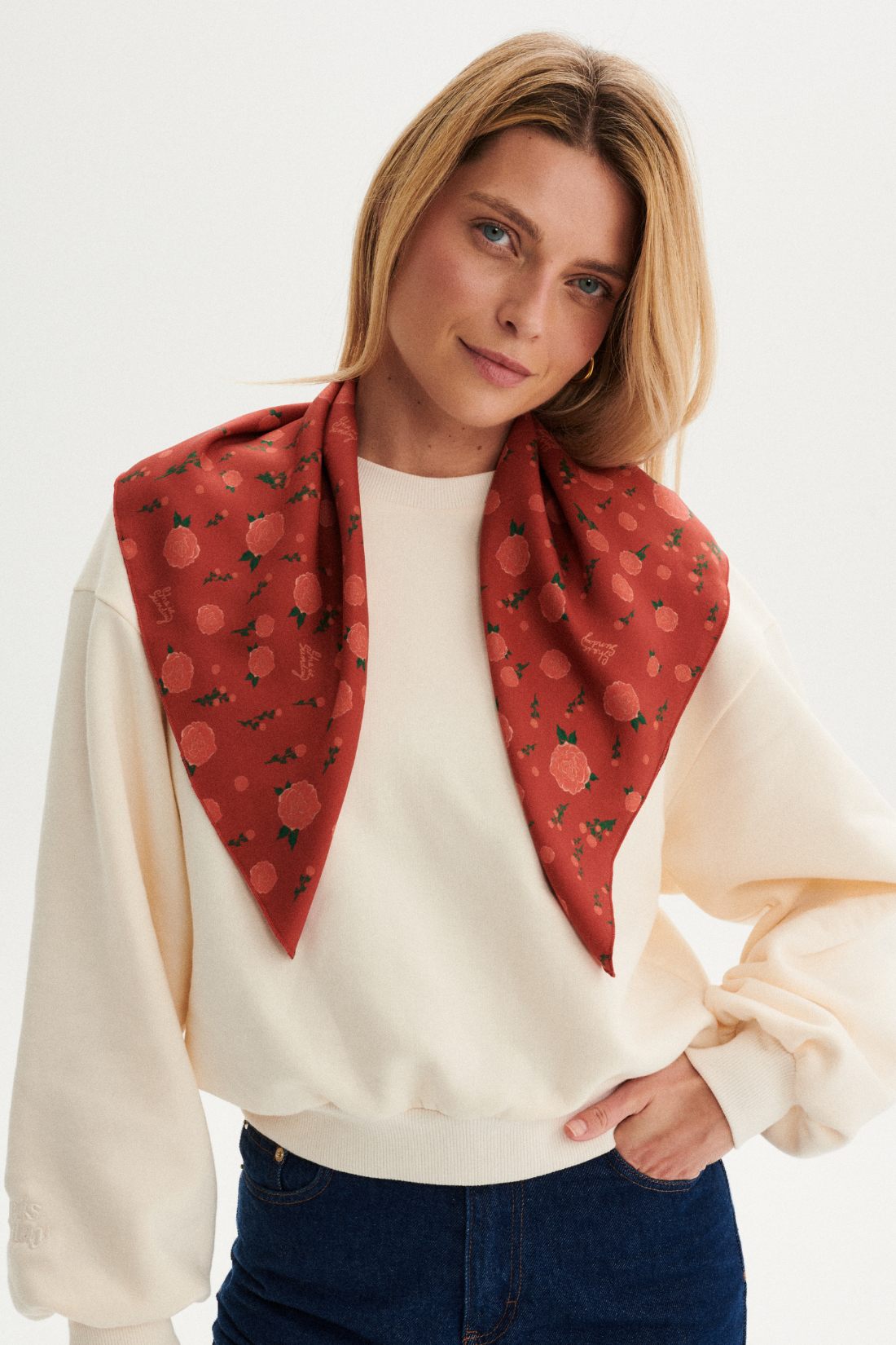 APASZKA RÓŻE CZERWONA