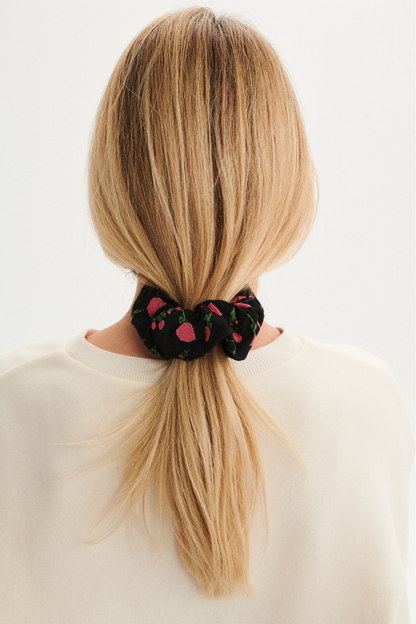 FROTKA RÓŻE CZARNA