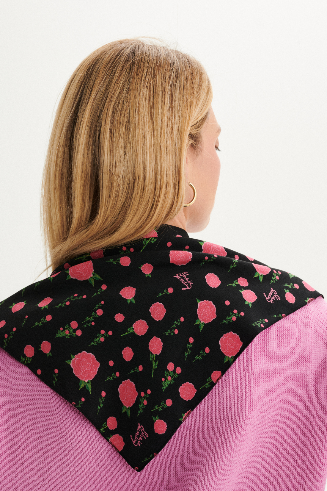 APASZKA RÓŻE CZARNA