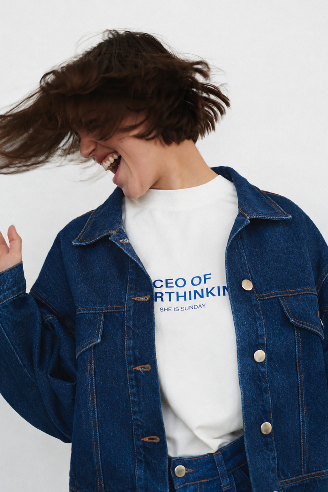 T-SHIRT CEO OF OVERTHINKING ECRU