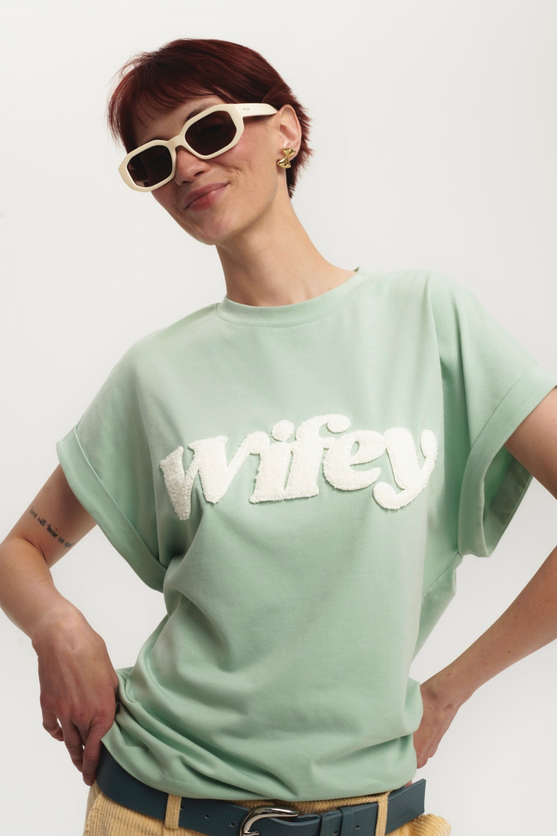 T-SHIRT WIFEY MIĘTOWY