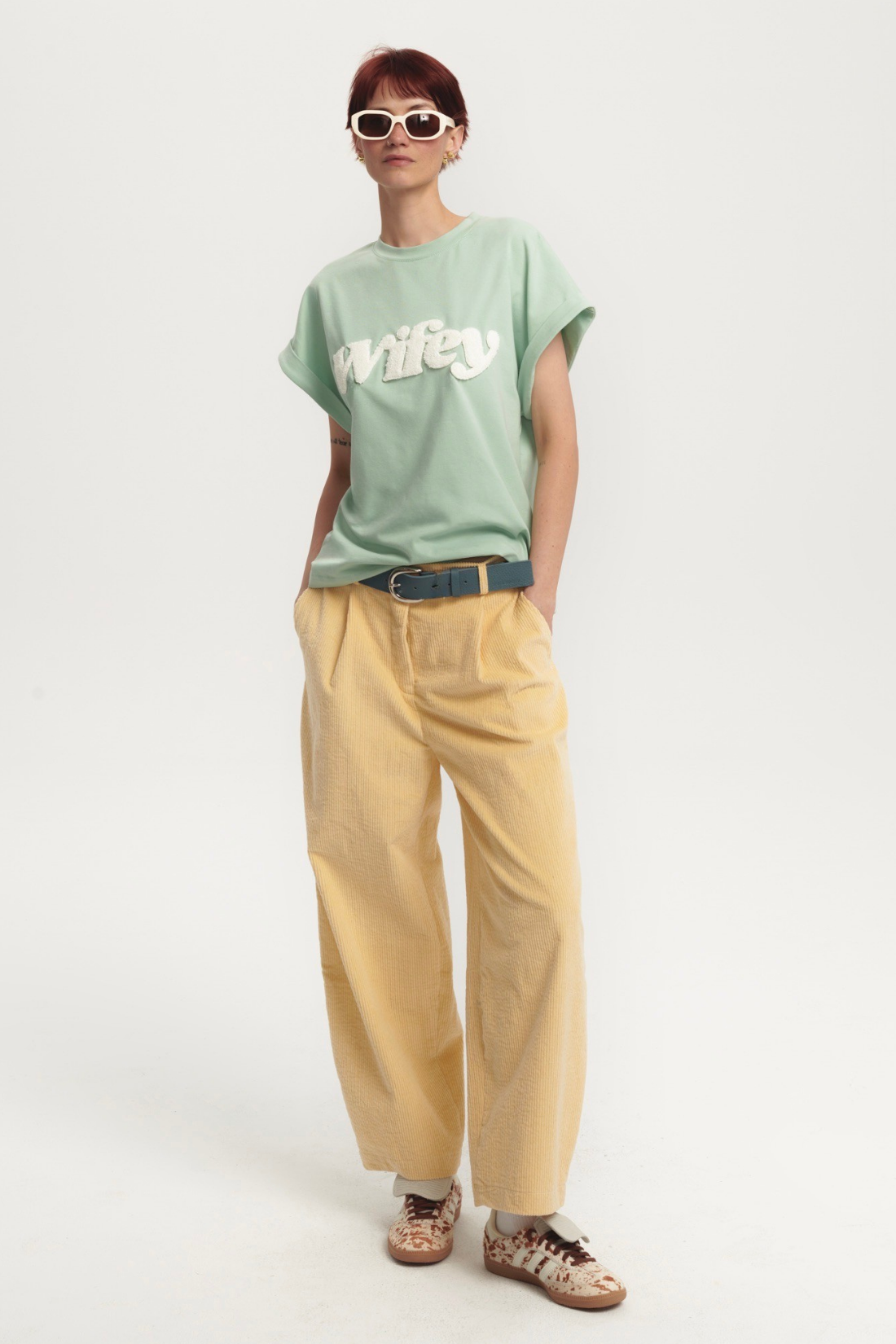 T-SHIRT WIFEY MIĘTOWY