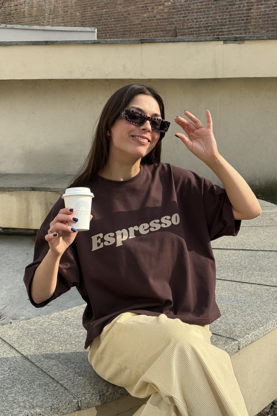 T-SHIRT ESPRESSO BOXY BRĄZOWY