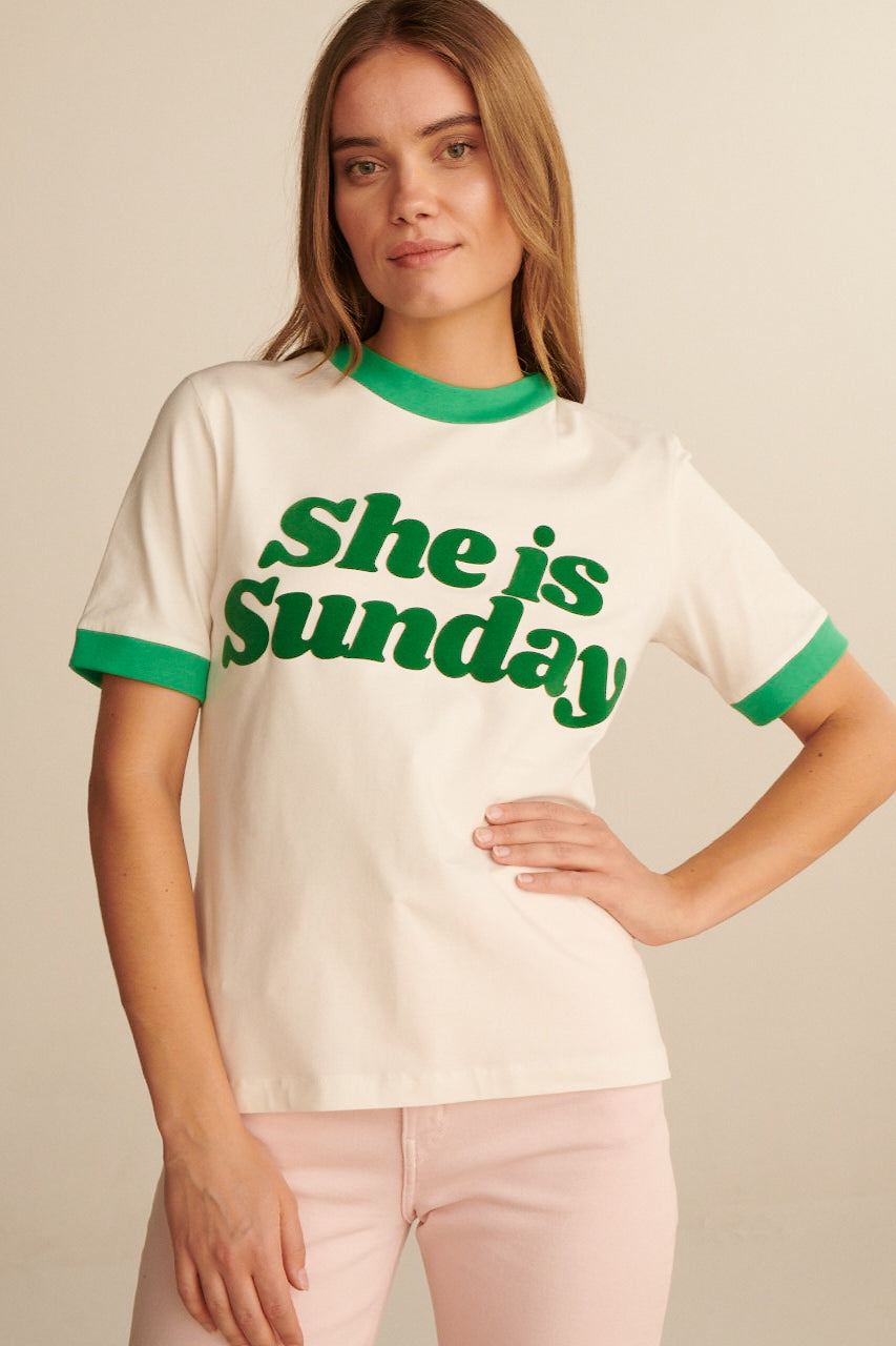 T-SHIRT SHE IS SUNDAY GREEN