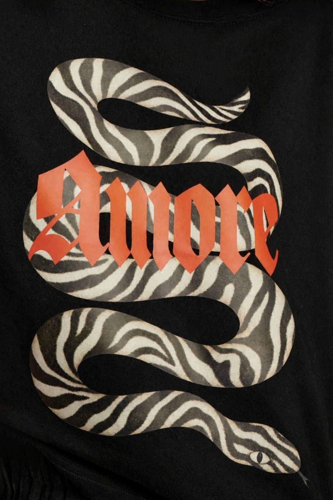T-SHIRT AMORE SAUVAGE CZARNY