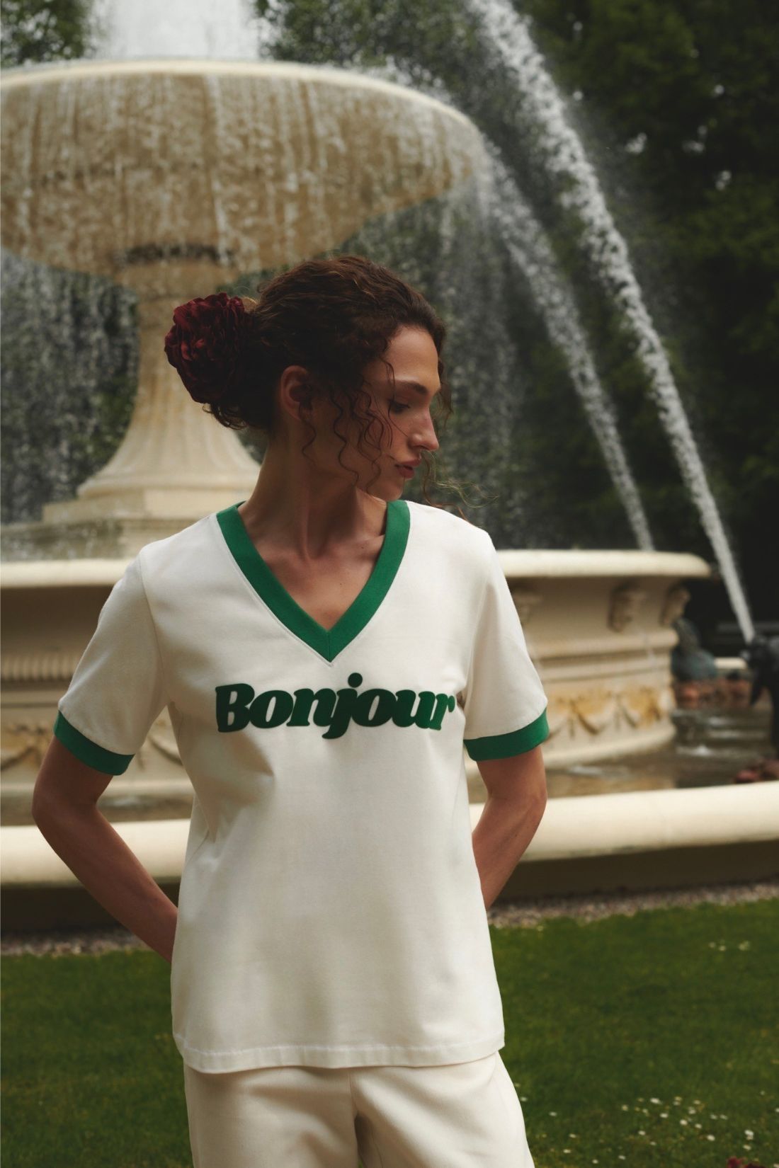 T-SHIRT V-NECK BONJOUR ZIELONY