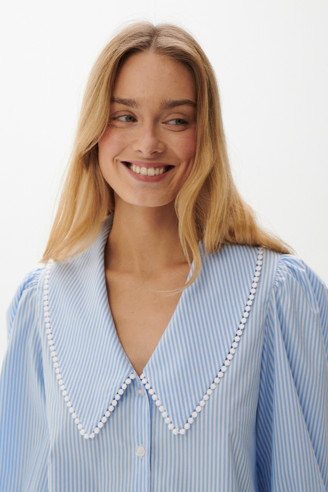 KOSZULA PETITE W PASKI NIEBIESKA
