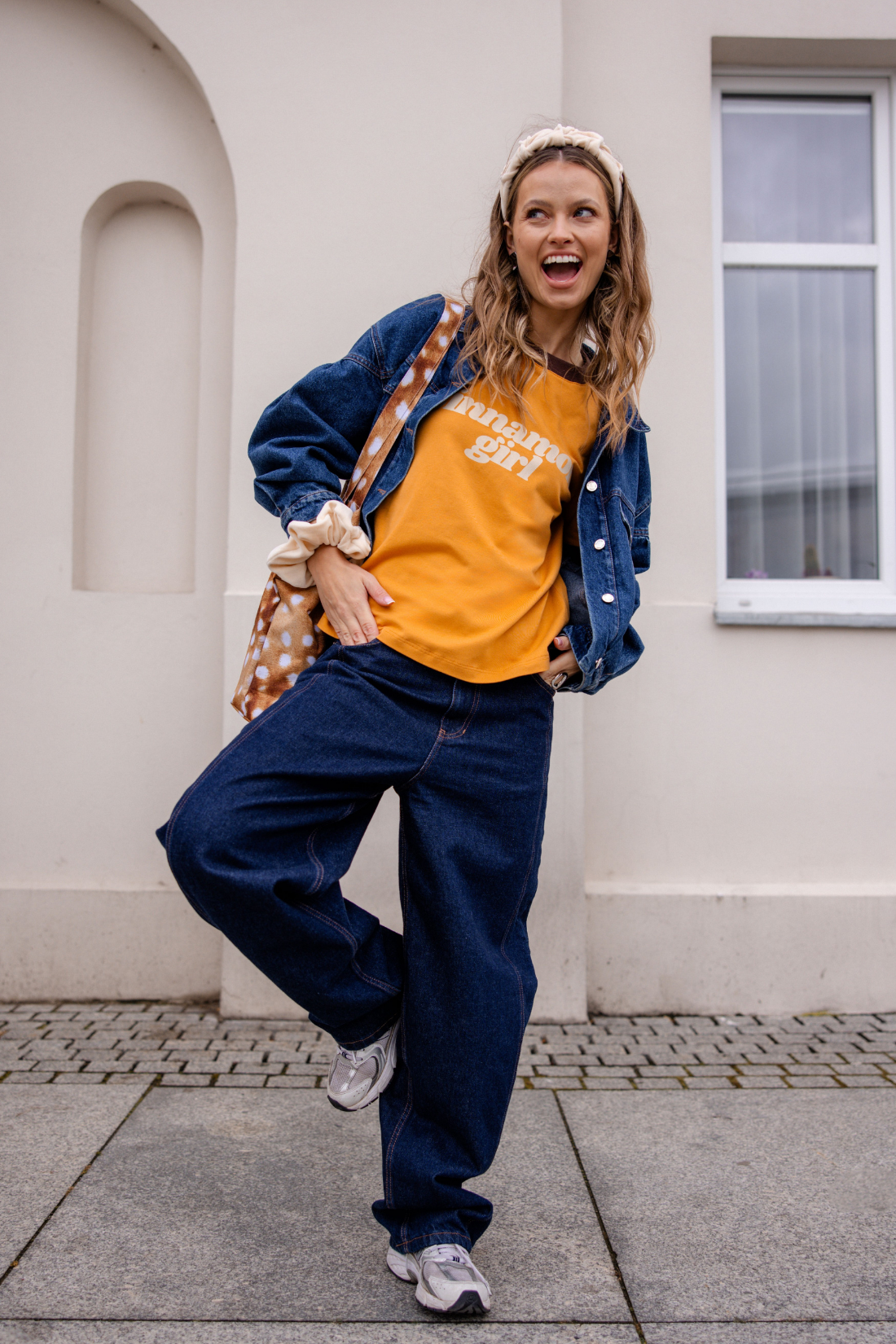 T-SHIRT CINNAMON GIRL MIODOWY