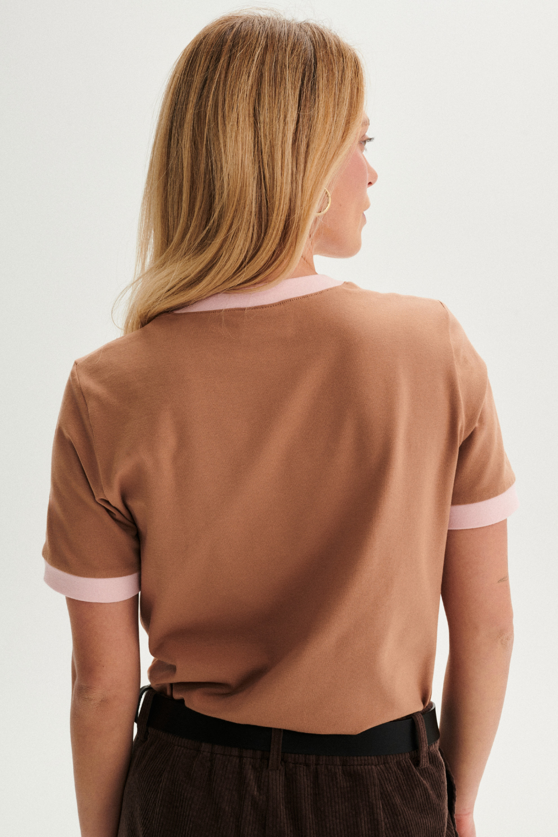 T-SHIRT SISTER AMORE BEŻOWY