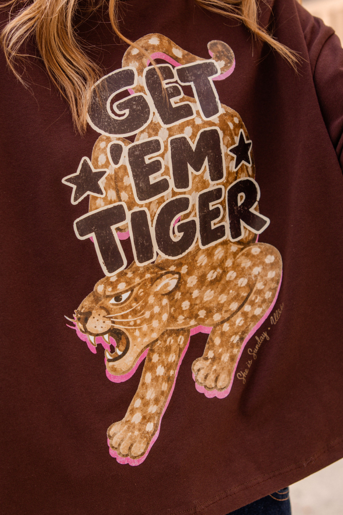 T-SHIRT TIGER BOXY BRĄZOWY
