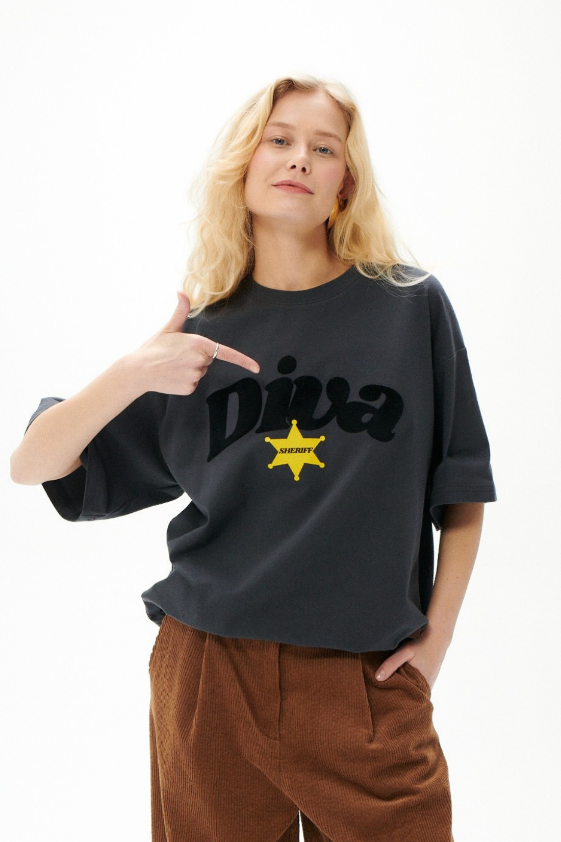 T-SHIRT DIVA SZARY