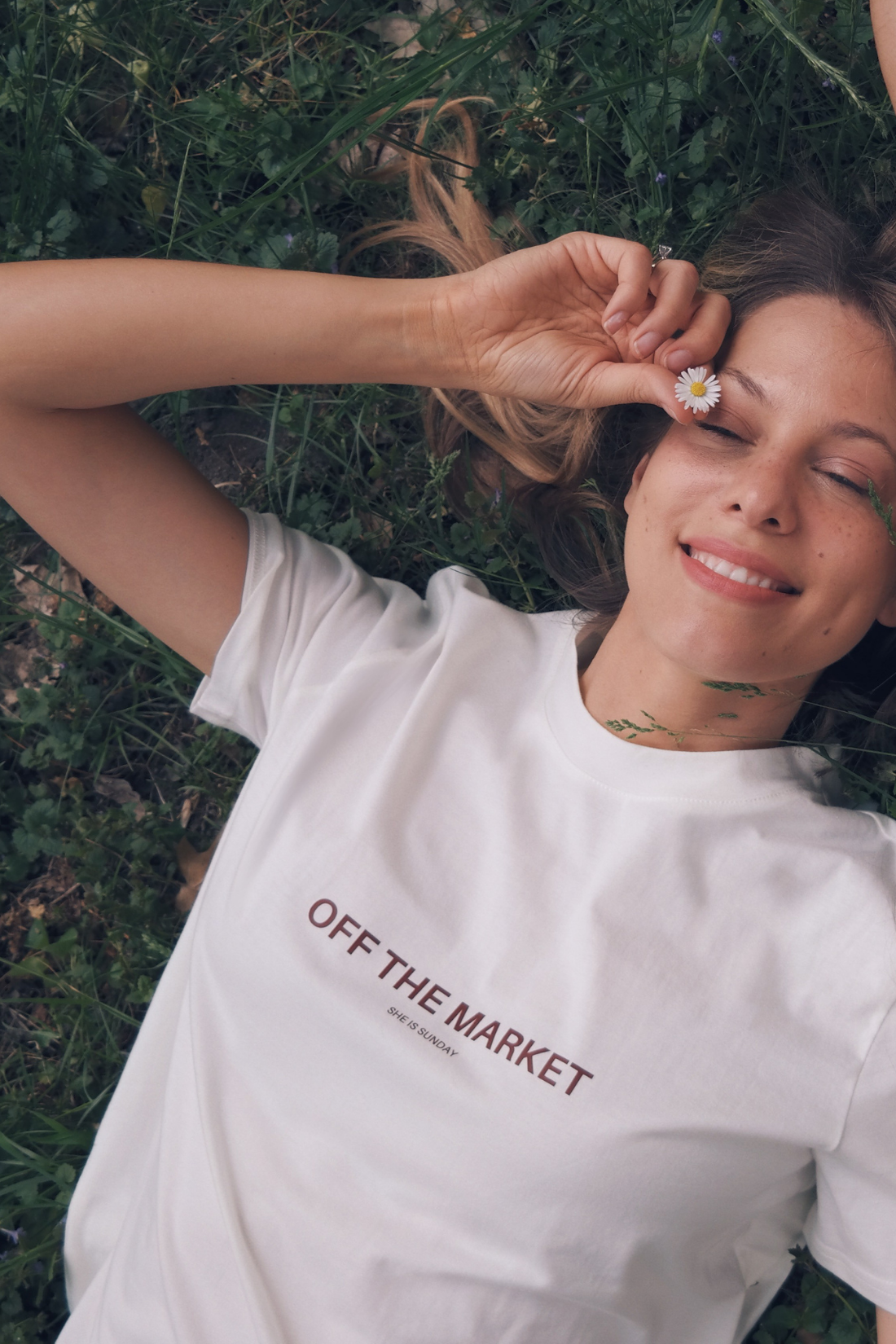 T-SHIRT OFF THE MARKET ŚMIETANKOWY