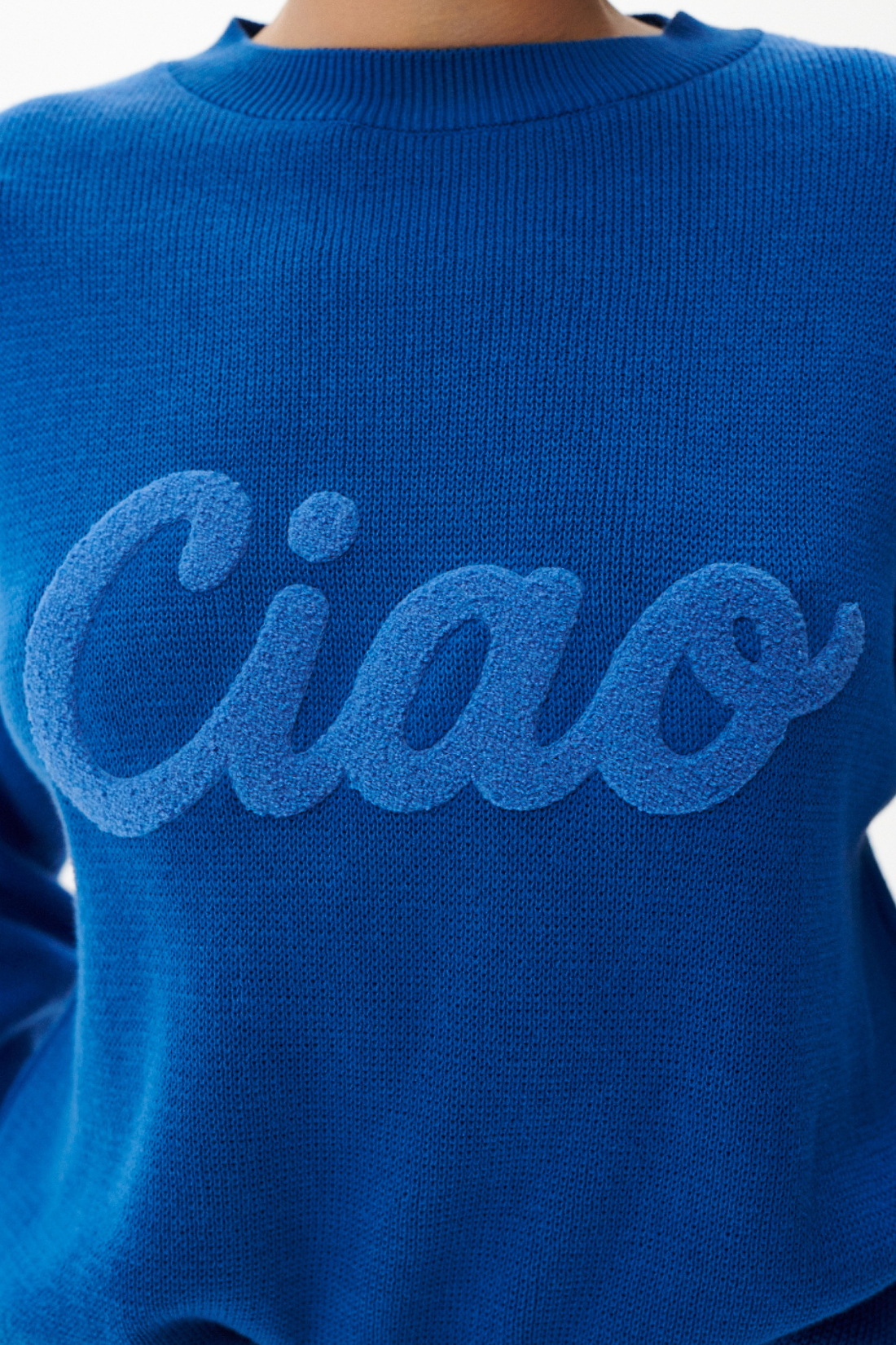 SWETER SADIE KOBALTOWY Z BAWEŁNY ORGANICZNEJ