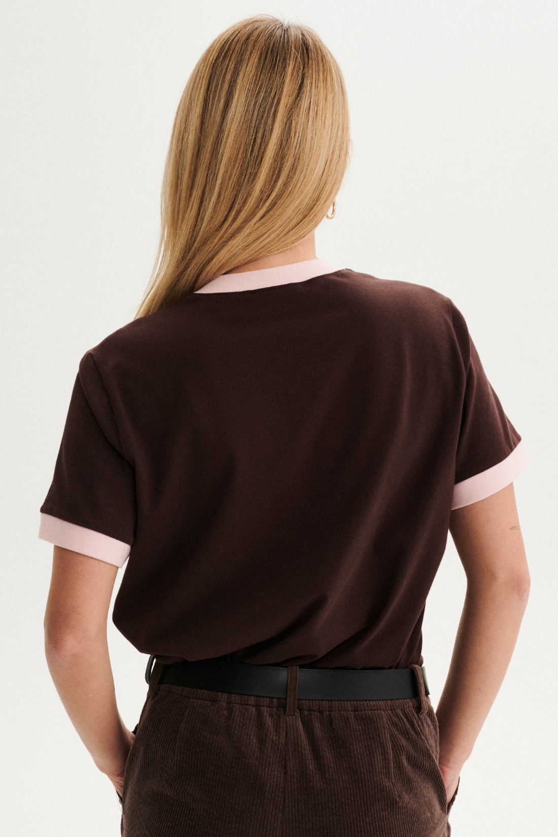 T-SHIRT MAMA COOL CZEKOLADOWY