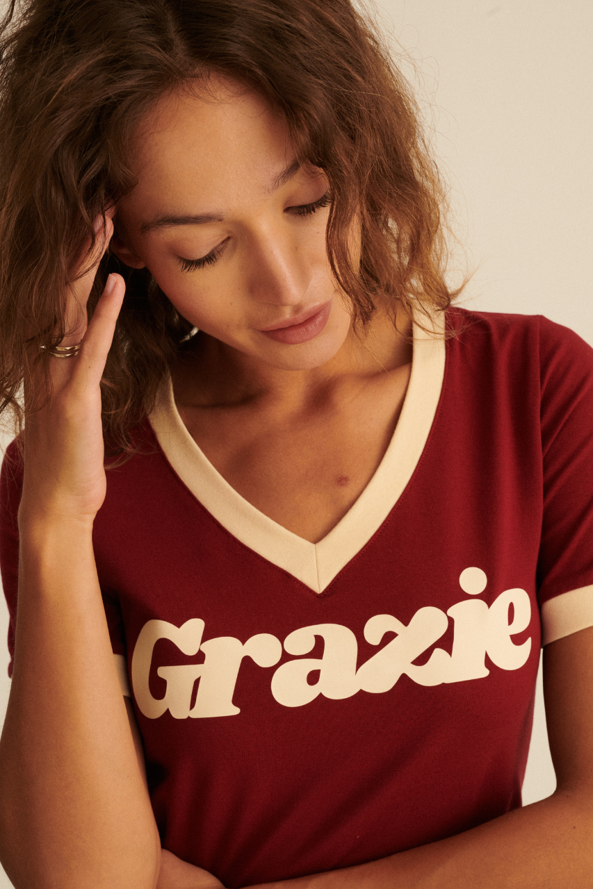 T-SHIRT V-NECK GRAZIE BORDO
