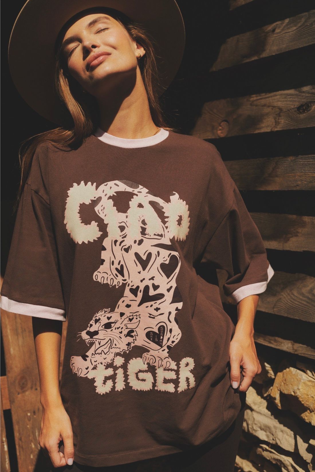 T-SHIRT CIAO TIGER OVERSIZE CZEKOLADOWY