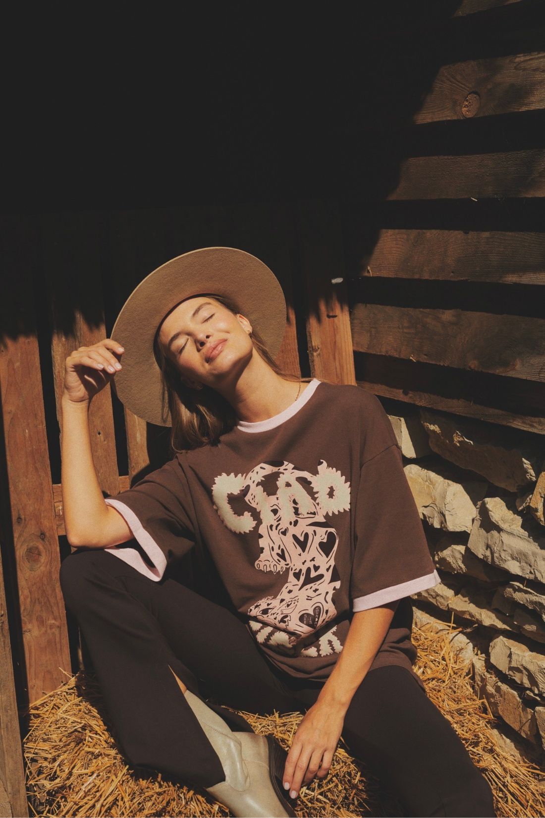 T-SHIRT CIAO TIGER OVERSIZE CZEKOLADOWY