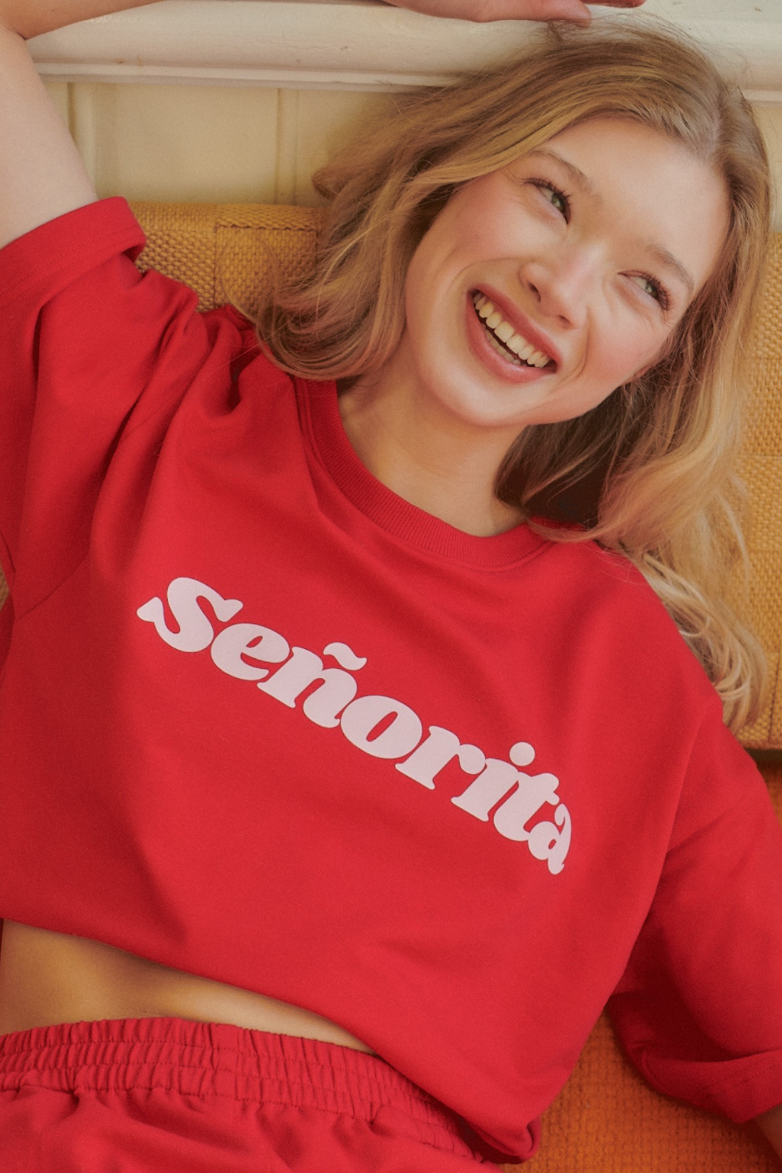 T-SHIRT SEÑORITA BOXY KARMINOWY