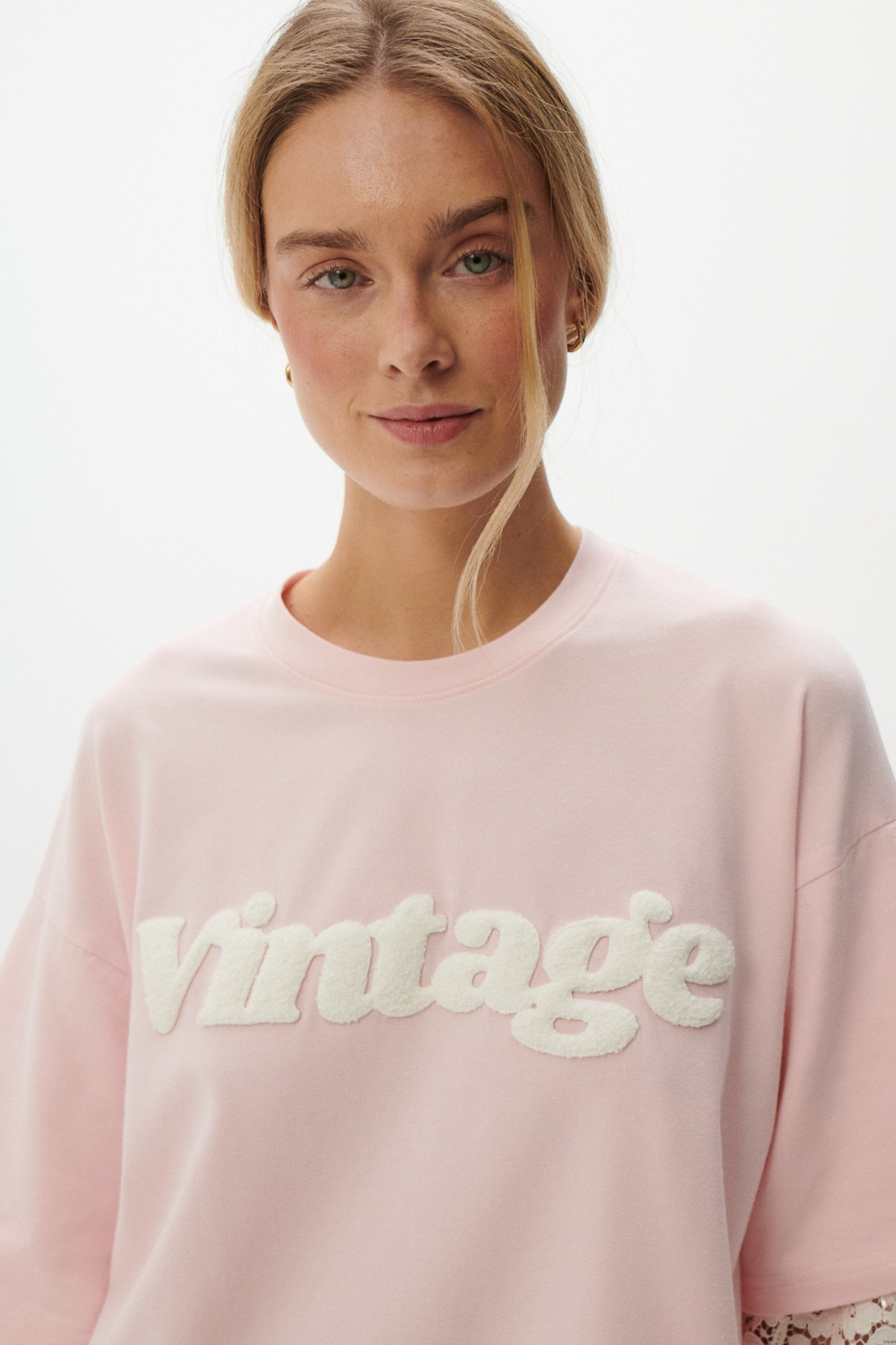 LONGSLEEVE VINTAGE RÓŻOWY Z KORONKĄ