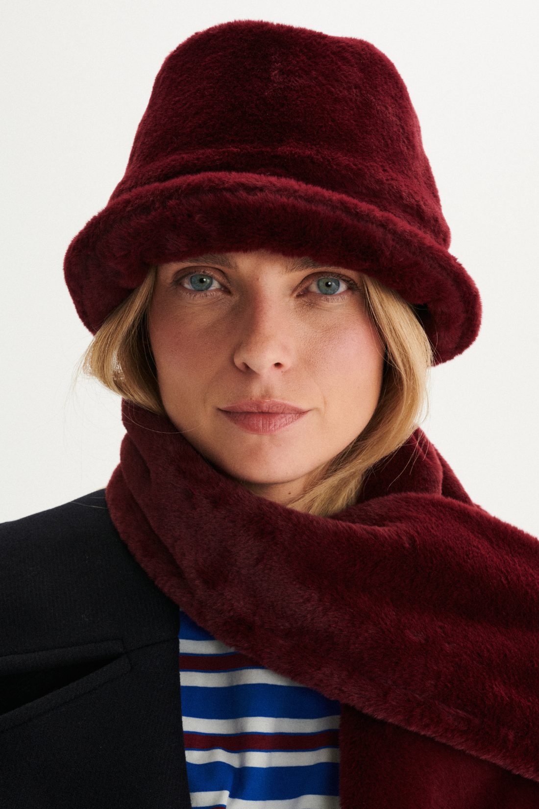 KAPELUSZ FLUFFY BORDO