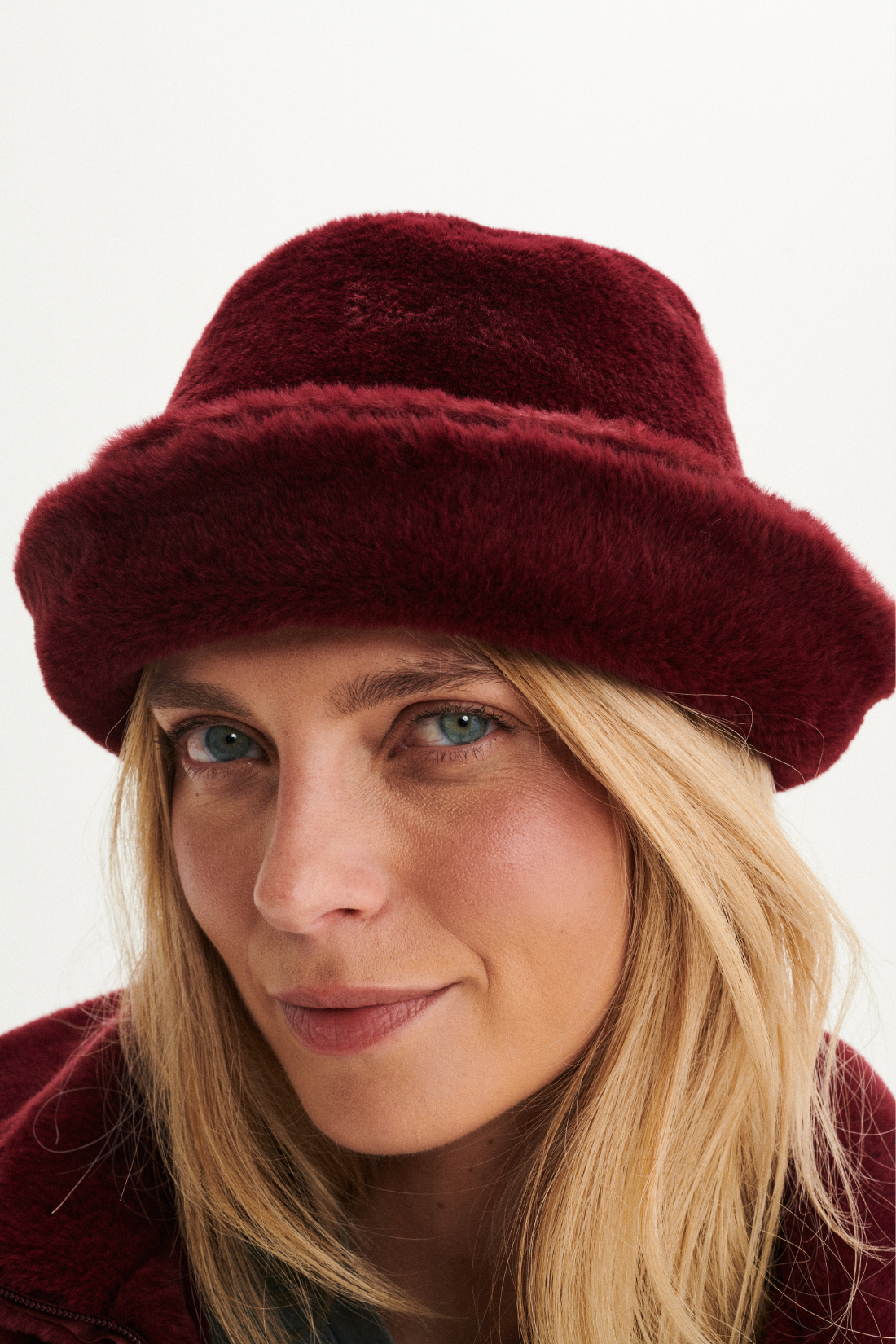 KAPELUSZ FLUFFY BORDO